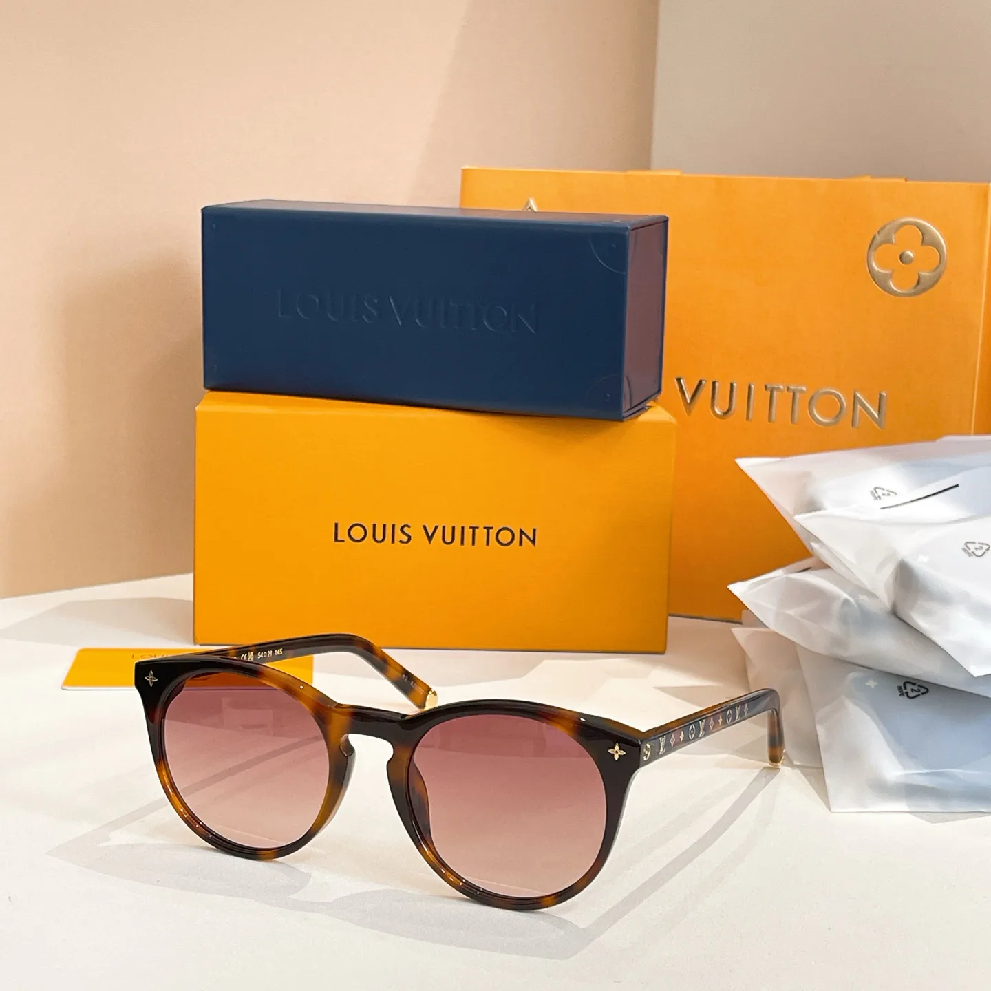 Очки Louis Vuitton 11679528