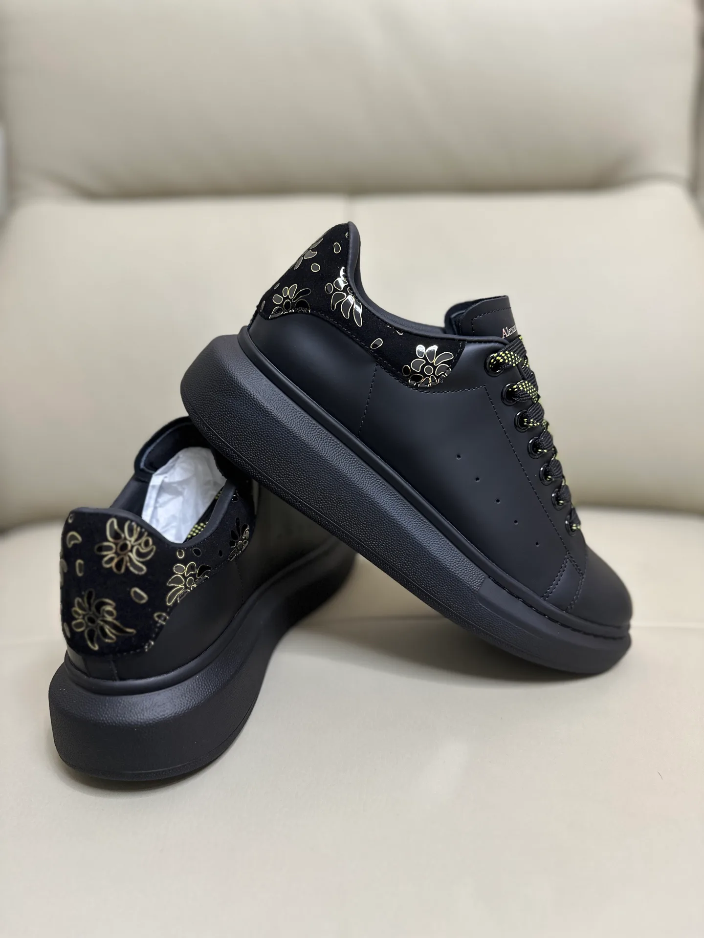 Кроссовки Женские Alexander Mcqueen 18616712