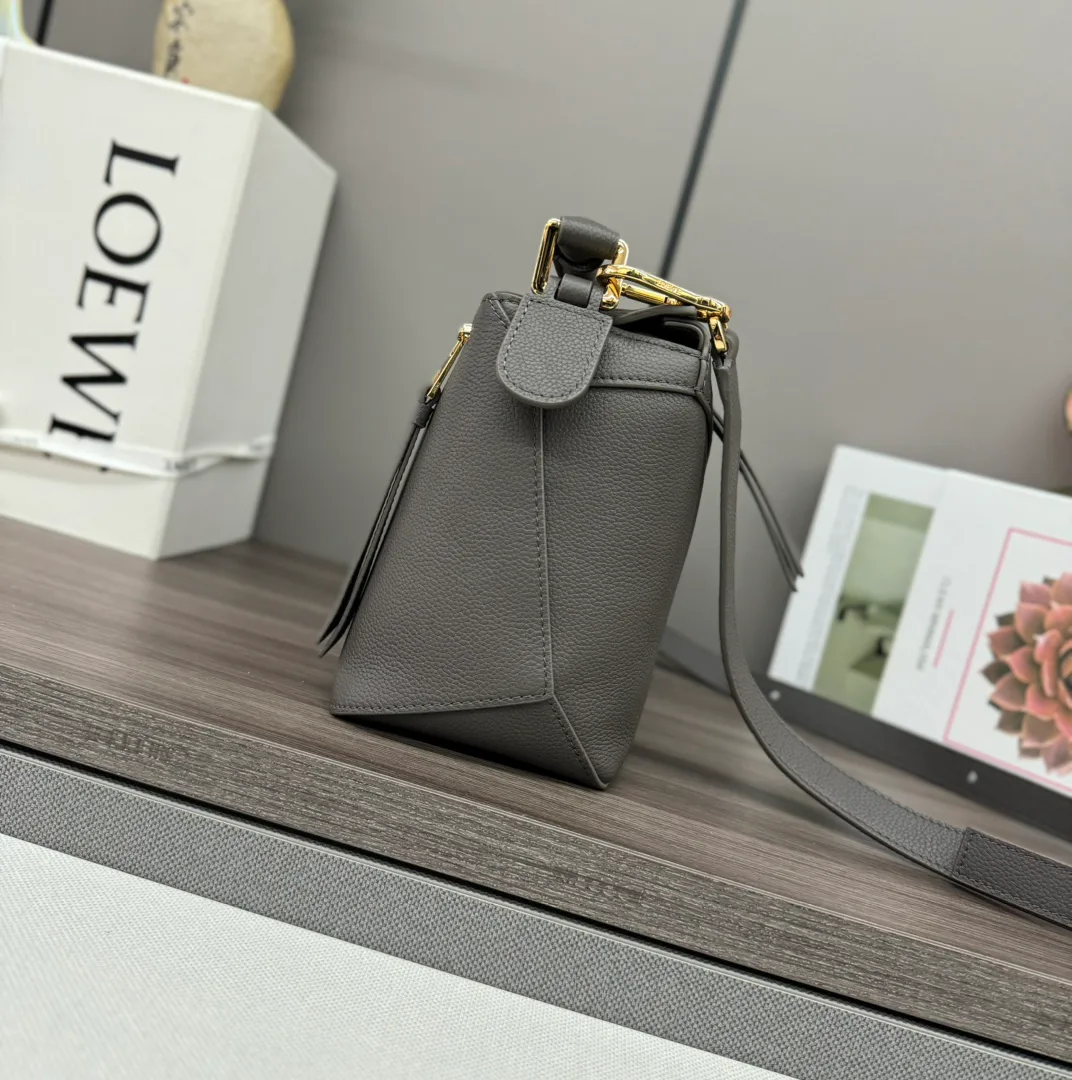 Классические Сумки Женские Loewe 11699868