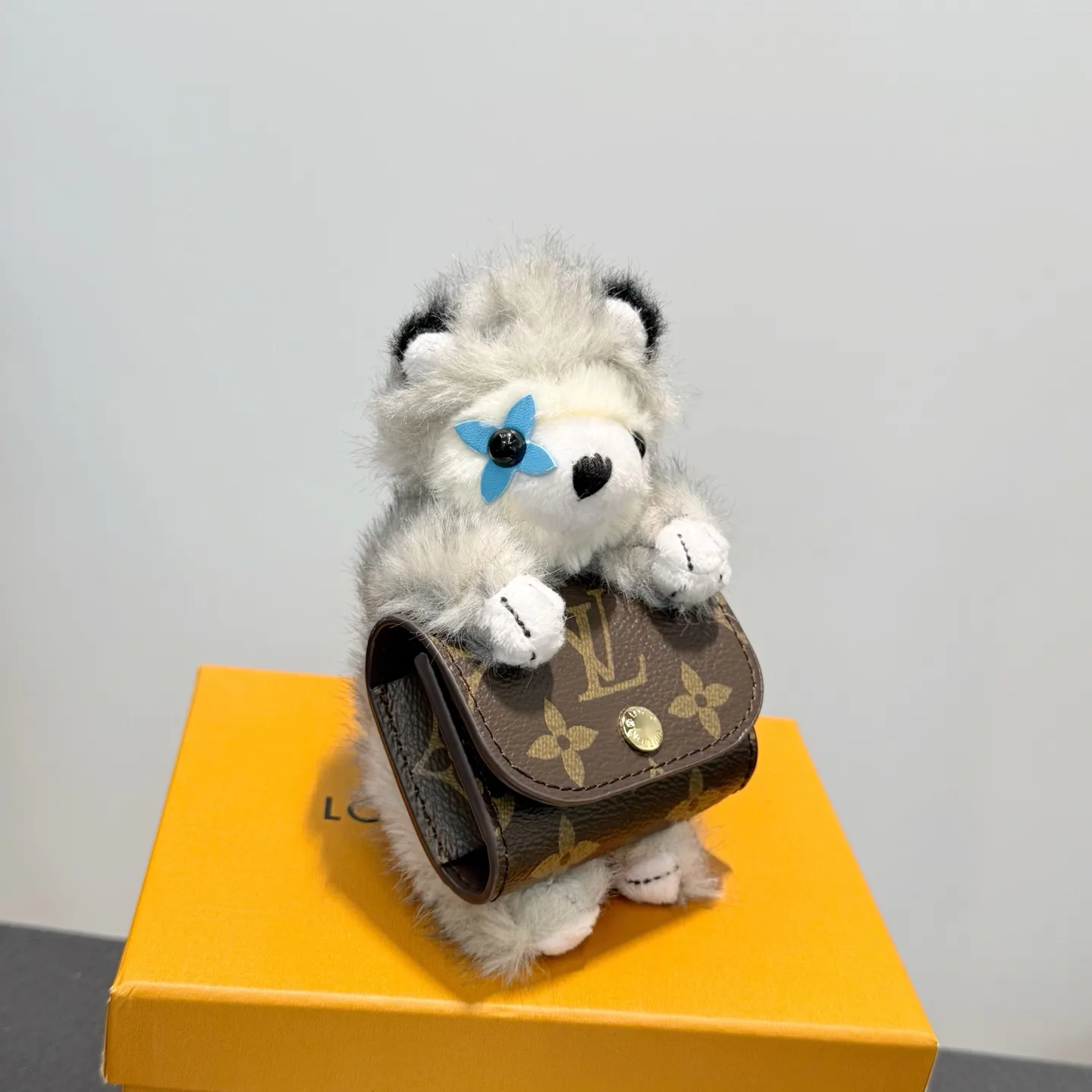 Ключницы Louis Vuitton 17886408