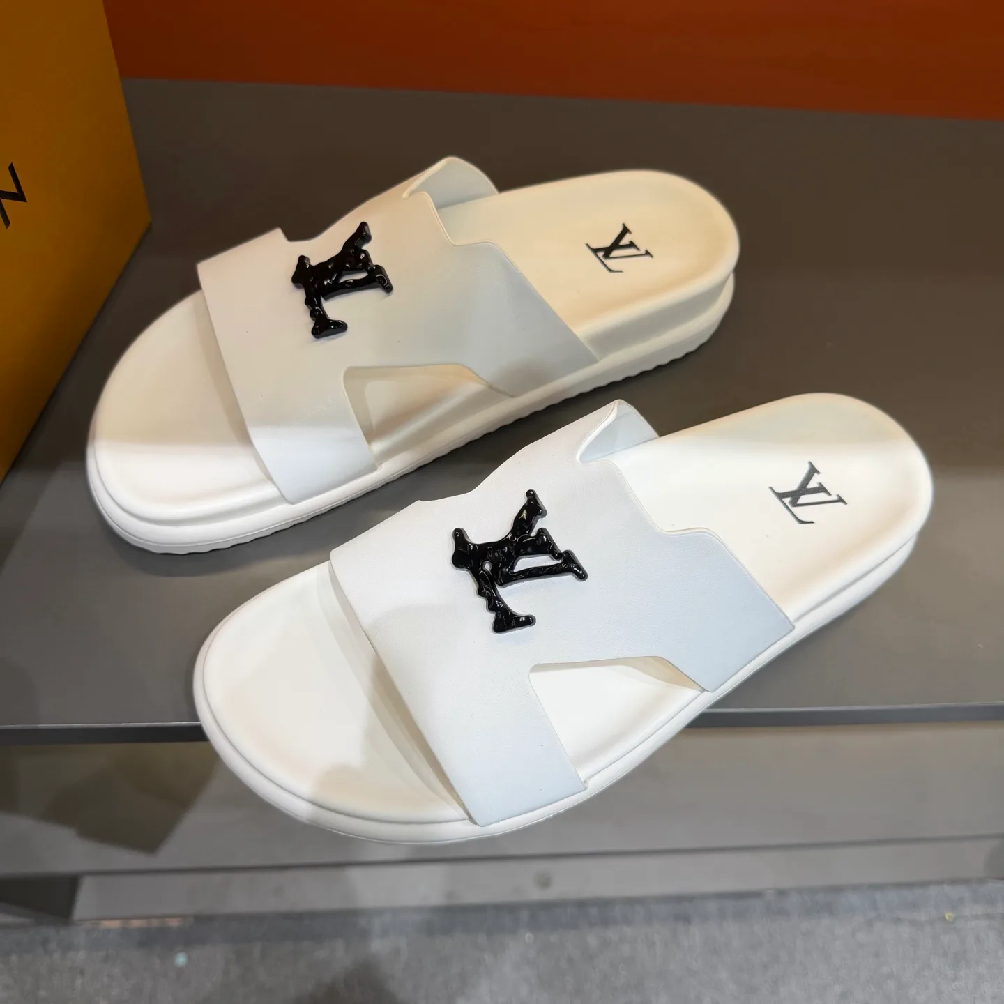 Сандалии Женские Louis Vuitton 9737091