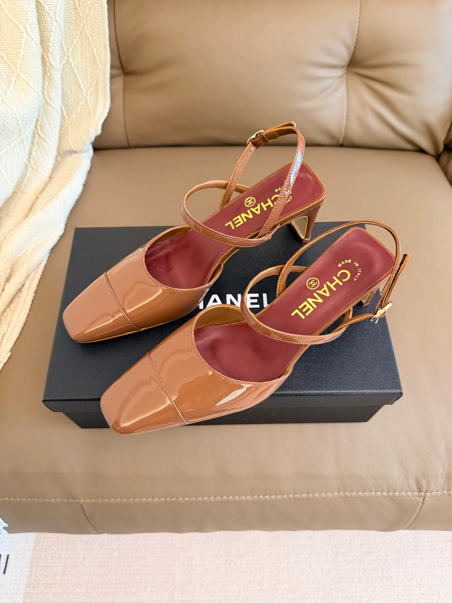 Босоножки Женские Chanel 17510574
