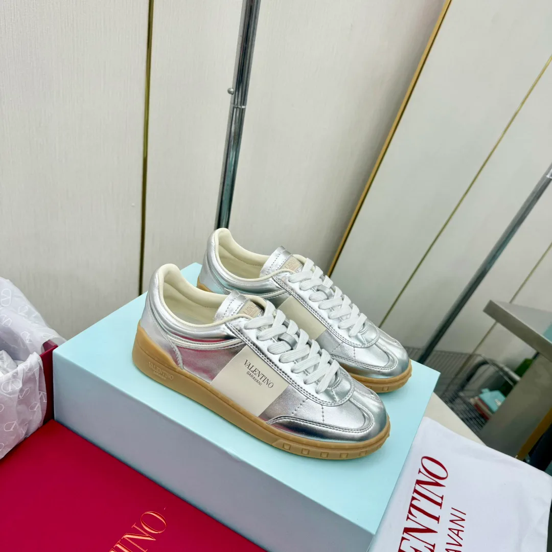 Кроссовки Женские Valentino 17955028