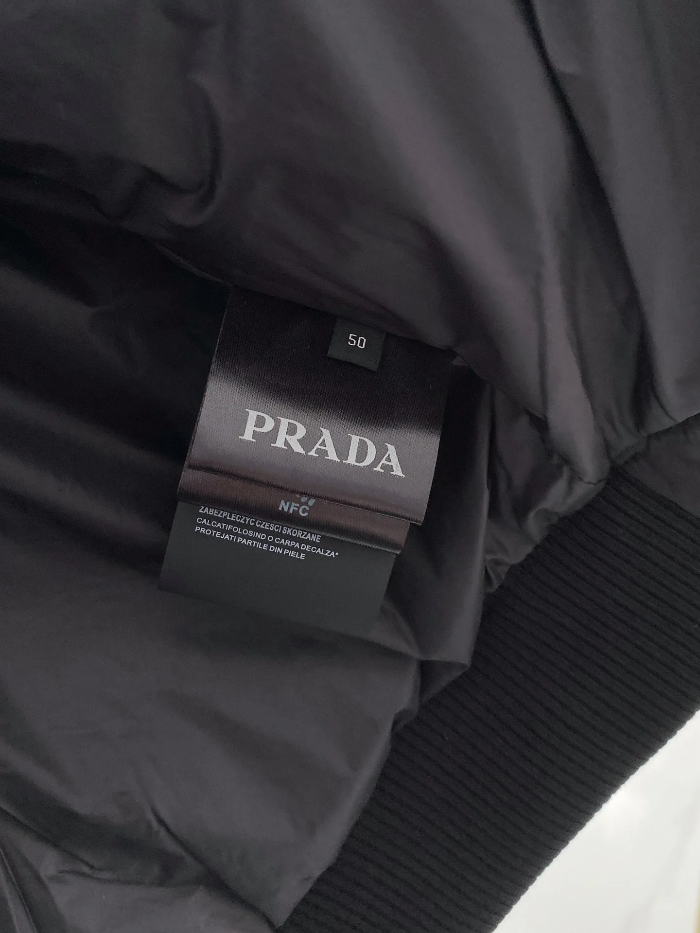 Куртки И Пуховики Женские Prada 382012