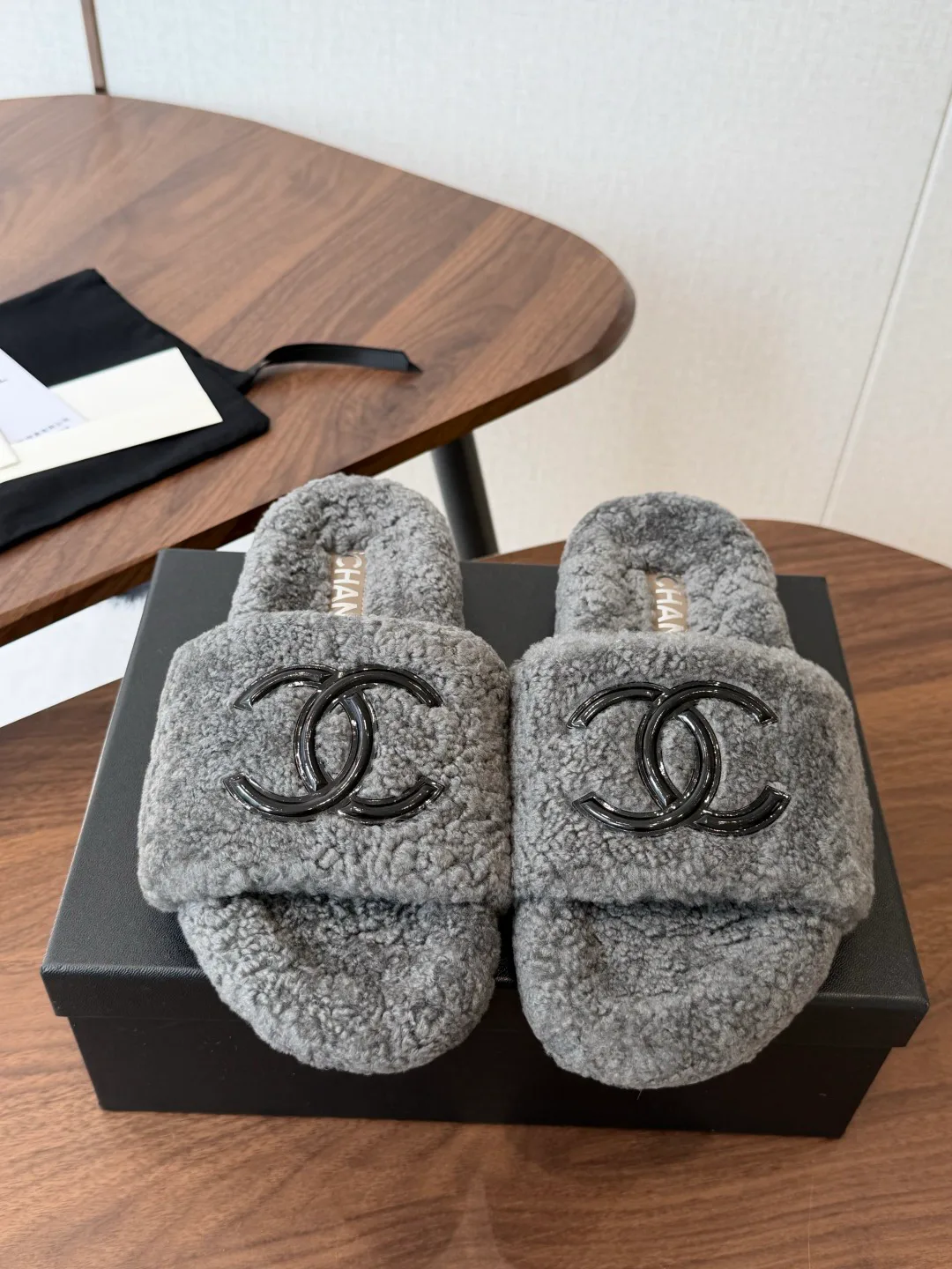 Тапочки Женские Chanel 18357265