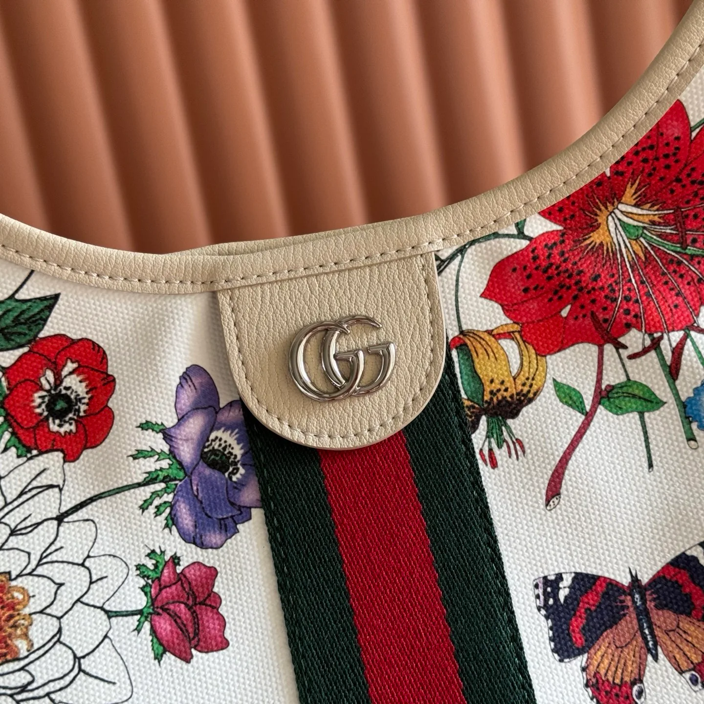 Классические Сумки Женские Gucci 18148089