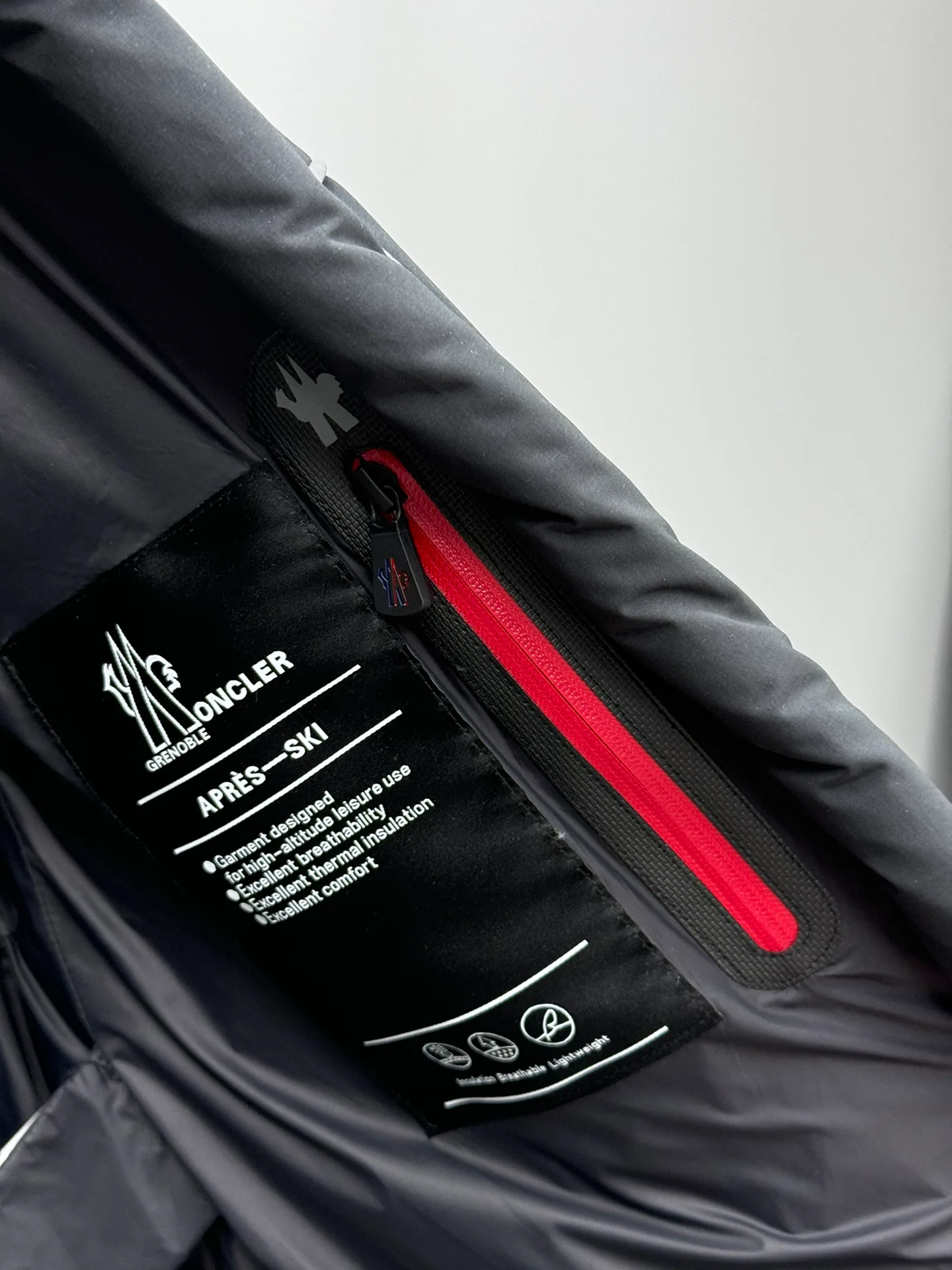 Куртки И Пуховики Женские Moncler 17939203
