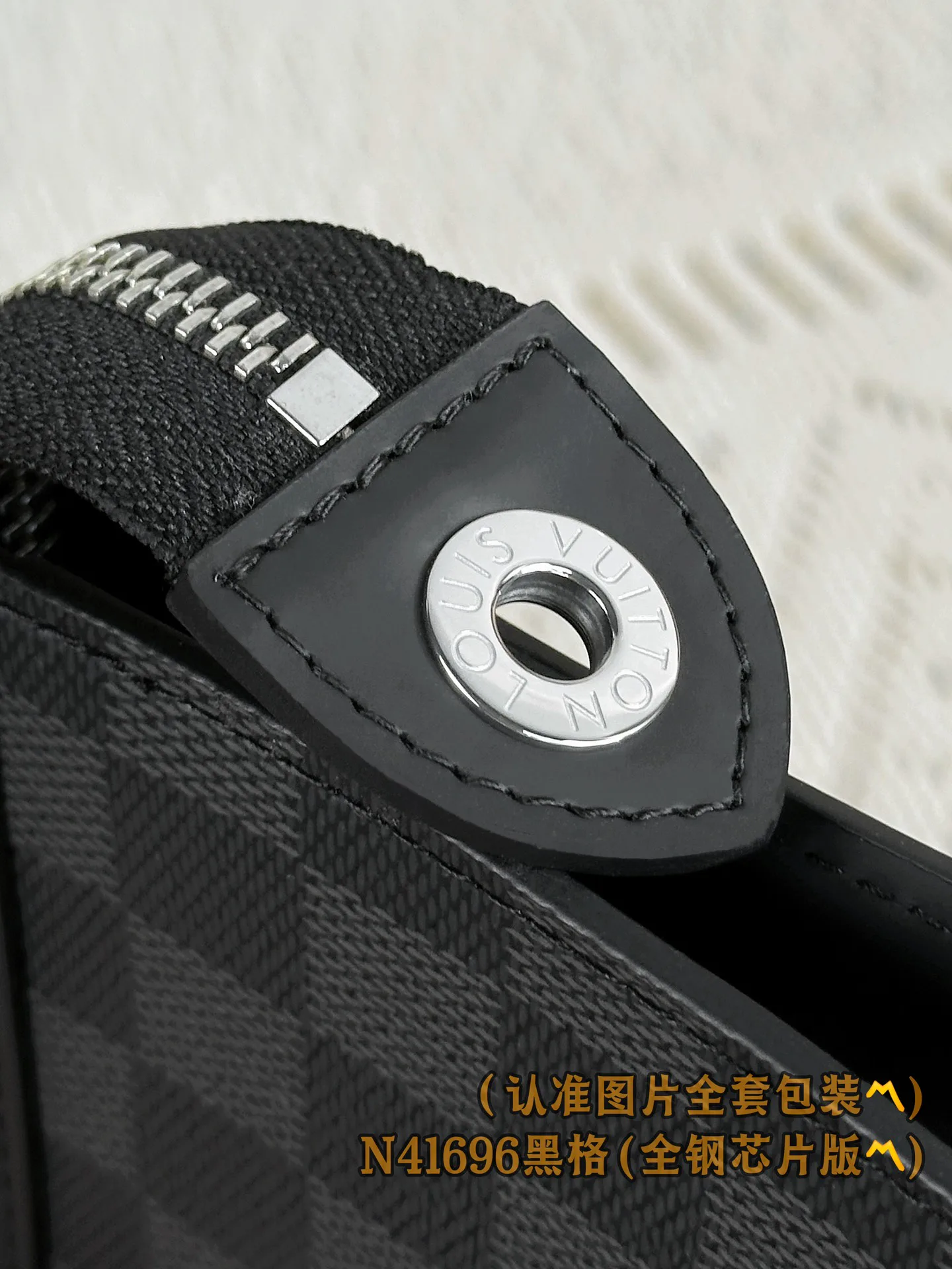 Клатчи Женские Louis Vuitton 18148141
