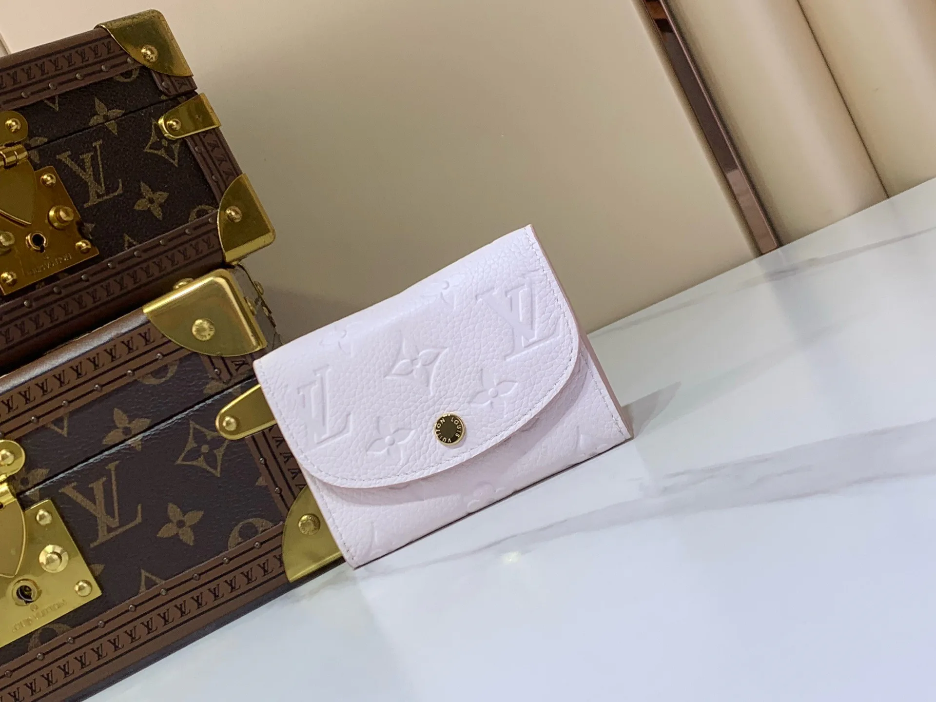 Клатчи Женские Louis Vuitton 17499373