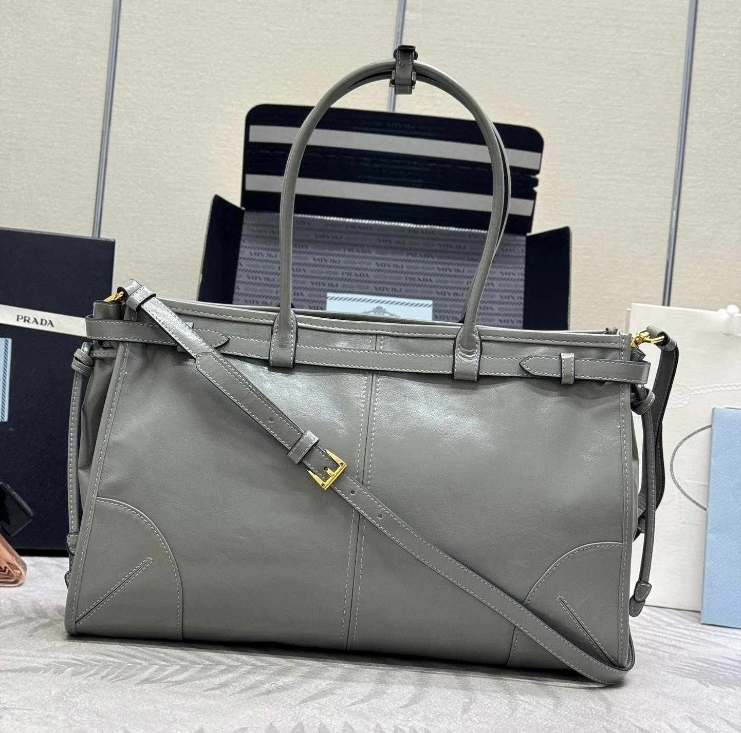 Классические Сумки Женские Prada 11462530