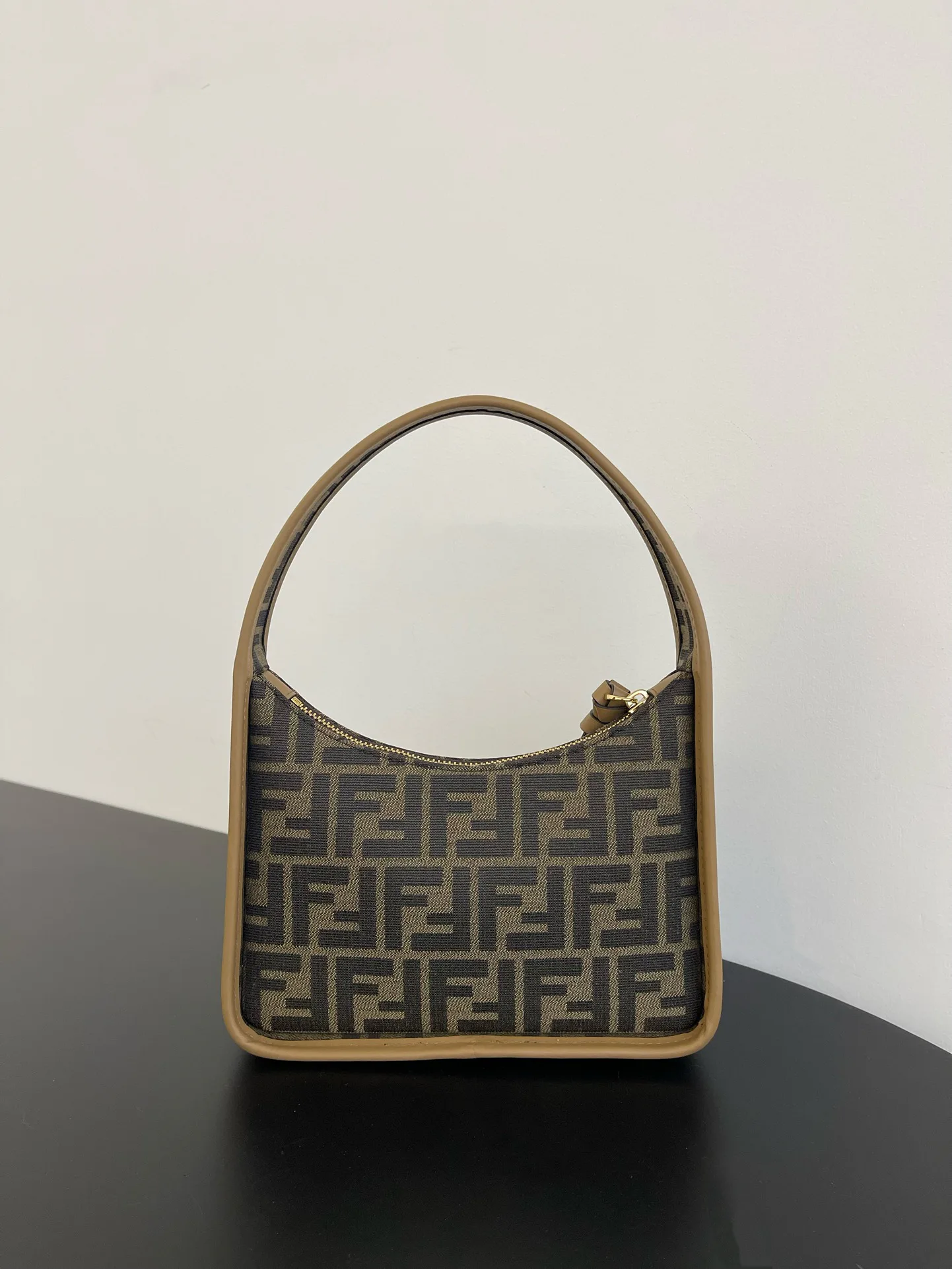 Классические Сумки Женские Fendi 13234541
