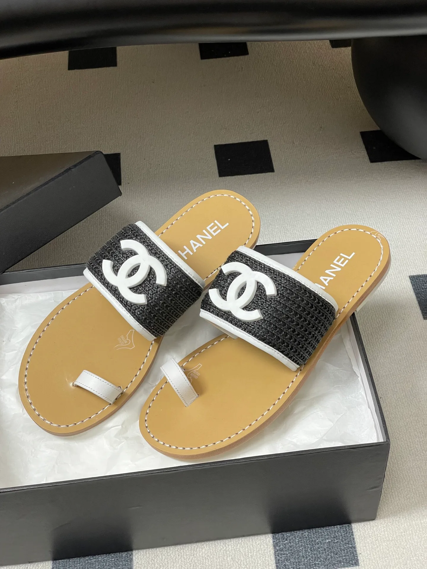 Шлепанцы Женские Chanel 11682262