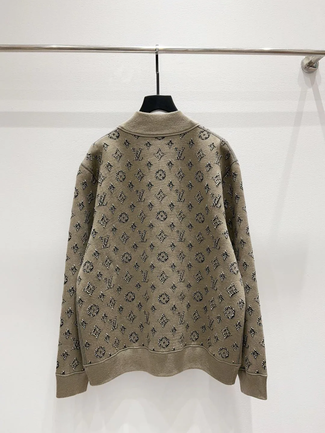 Куртки И Пуховики Женские Louis Vuitton 18742494