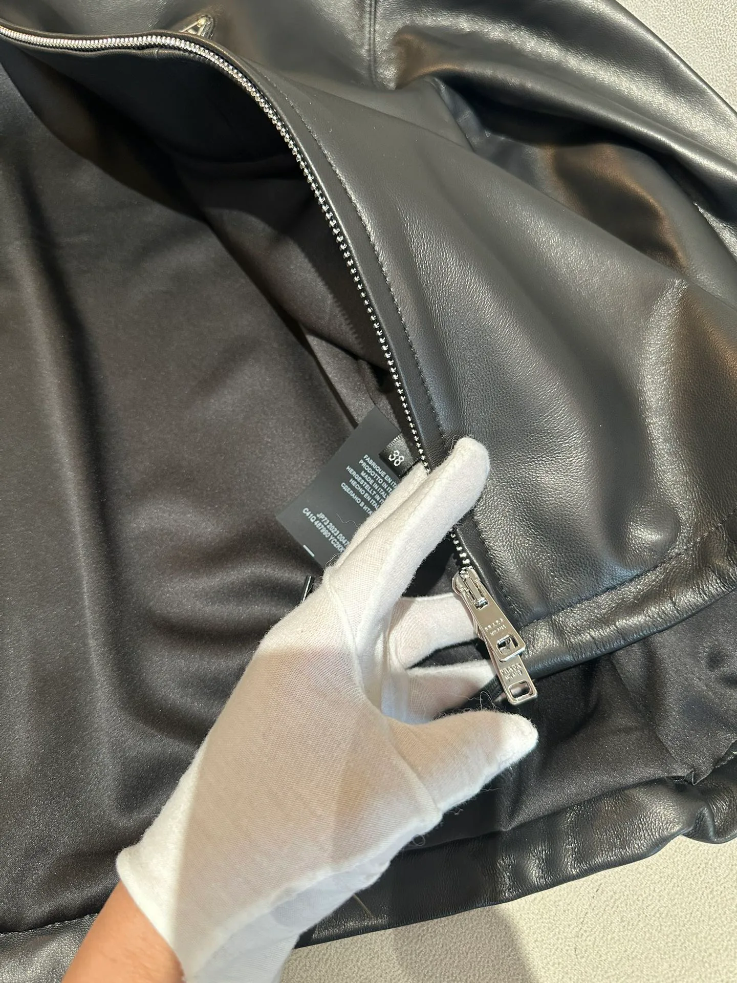 Кожаные Куртки И Дублёнки Женские Prada 11491683