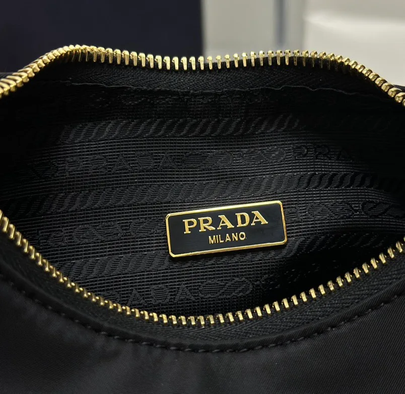 Сумки На Ремне Женские Prada 11682035