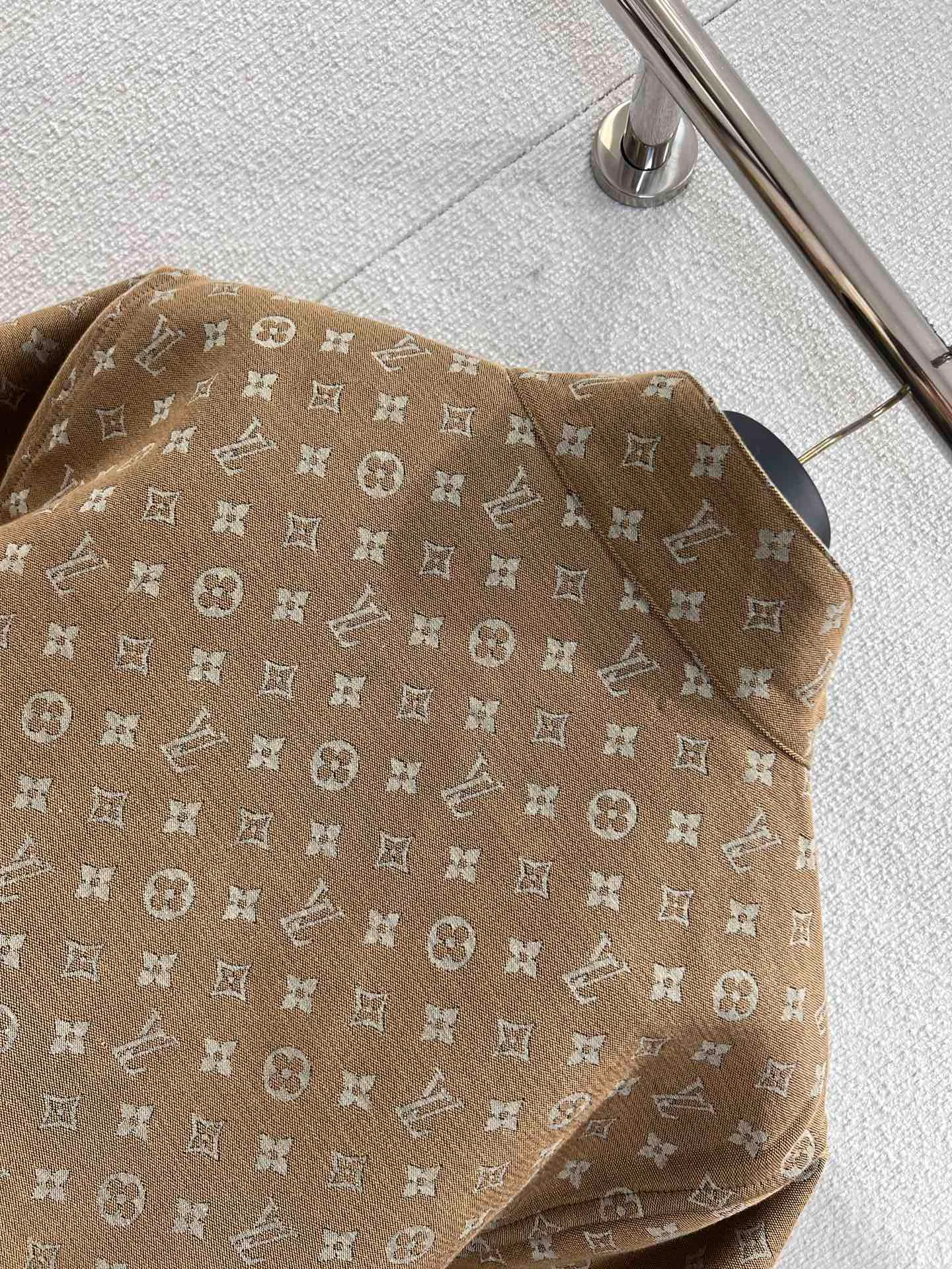 Куртки И Пуховики Женские Louis Vuitton 504710