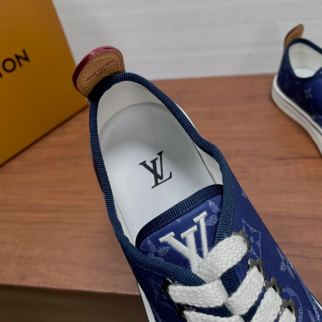 Кроссовки Мужские Louis Vuitton 18626474