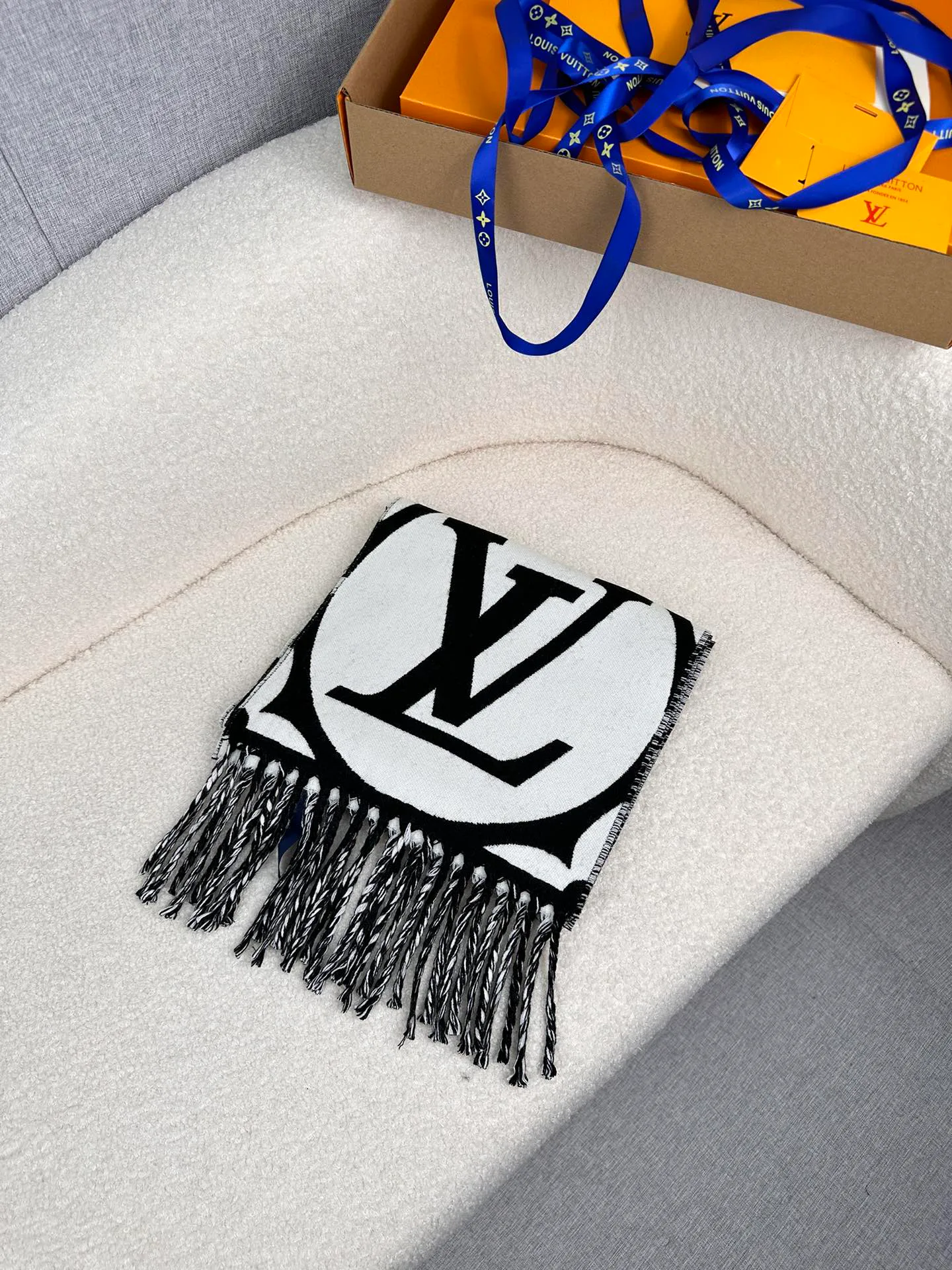 Шарфы Louis Vuitton 205910