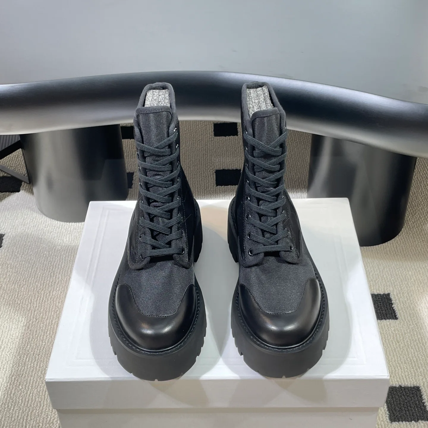 Ботинки Женские Celine 18041639