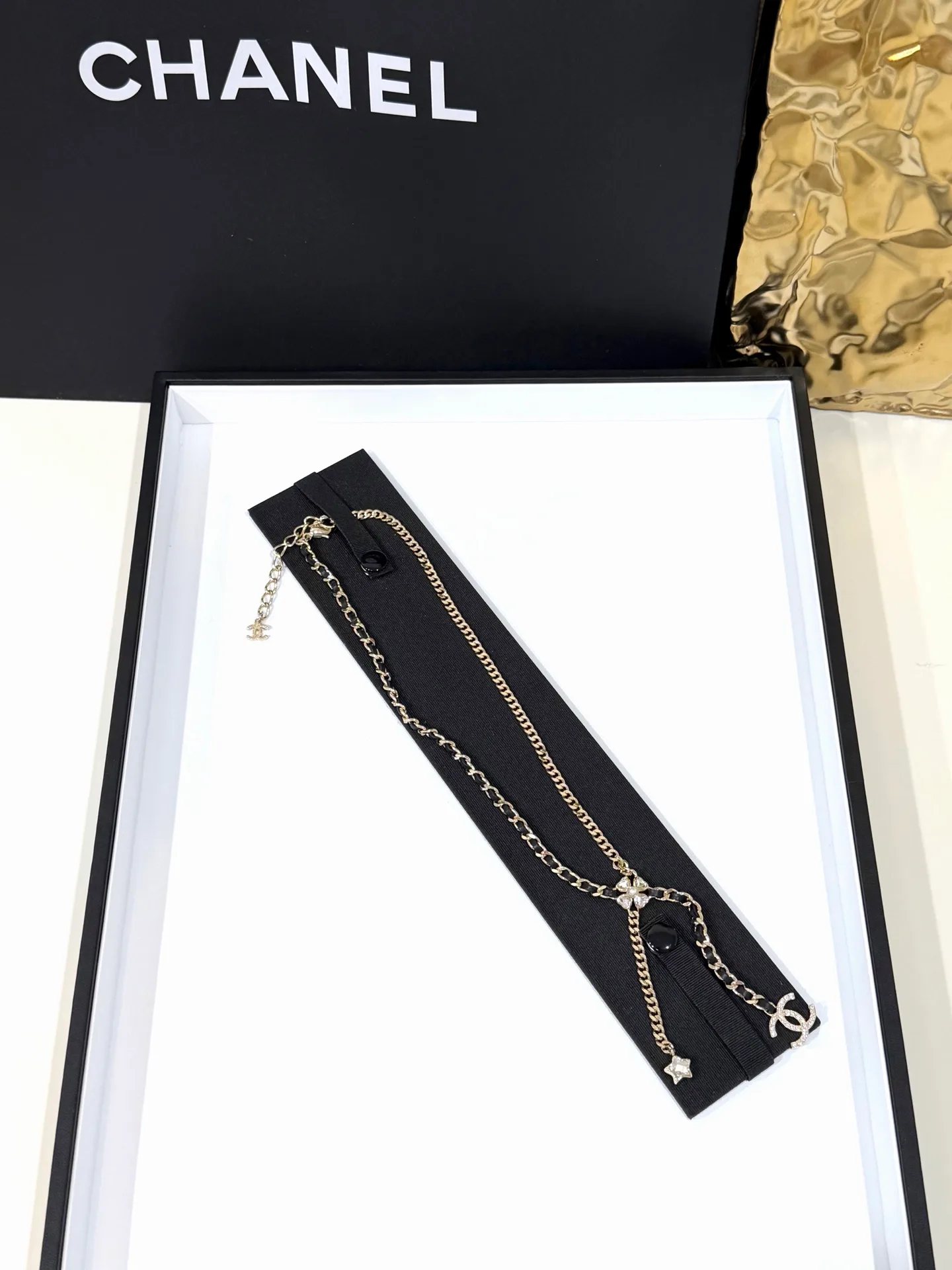 Бижутерия Chanel 18190310