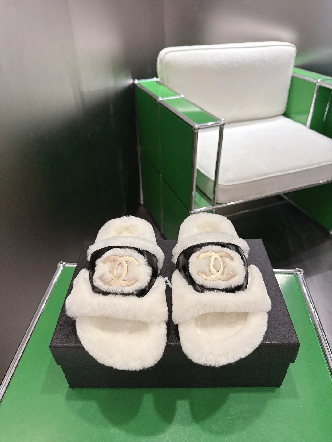 Тапочки Женские Chanel 17926702