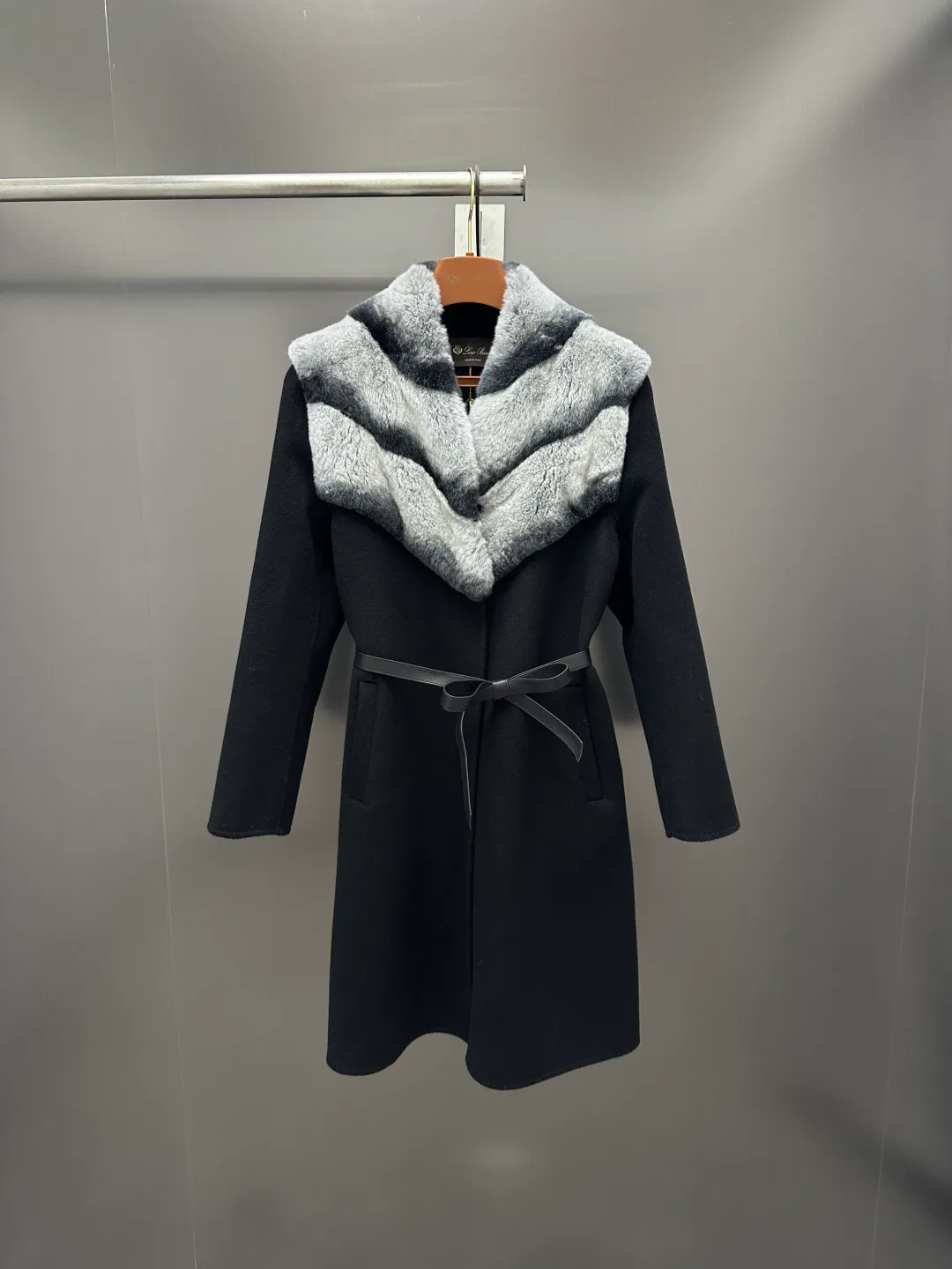 Пальто Женские Loro Piana 18761643