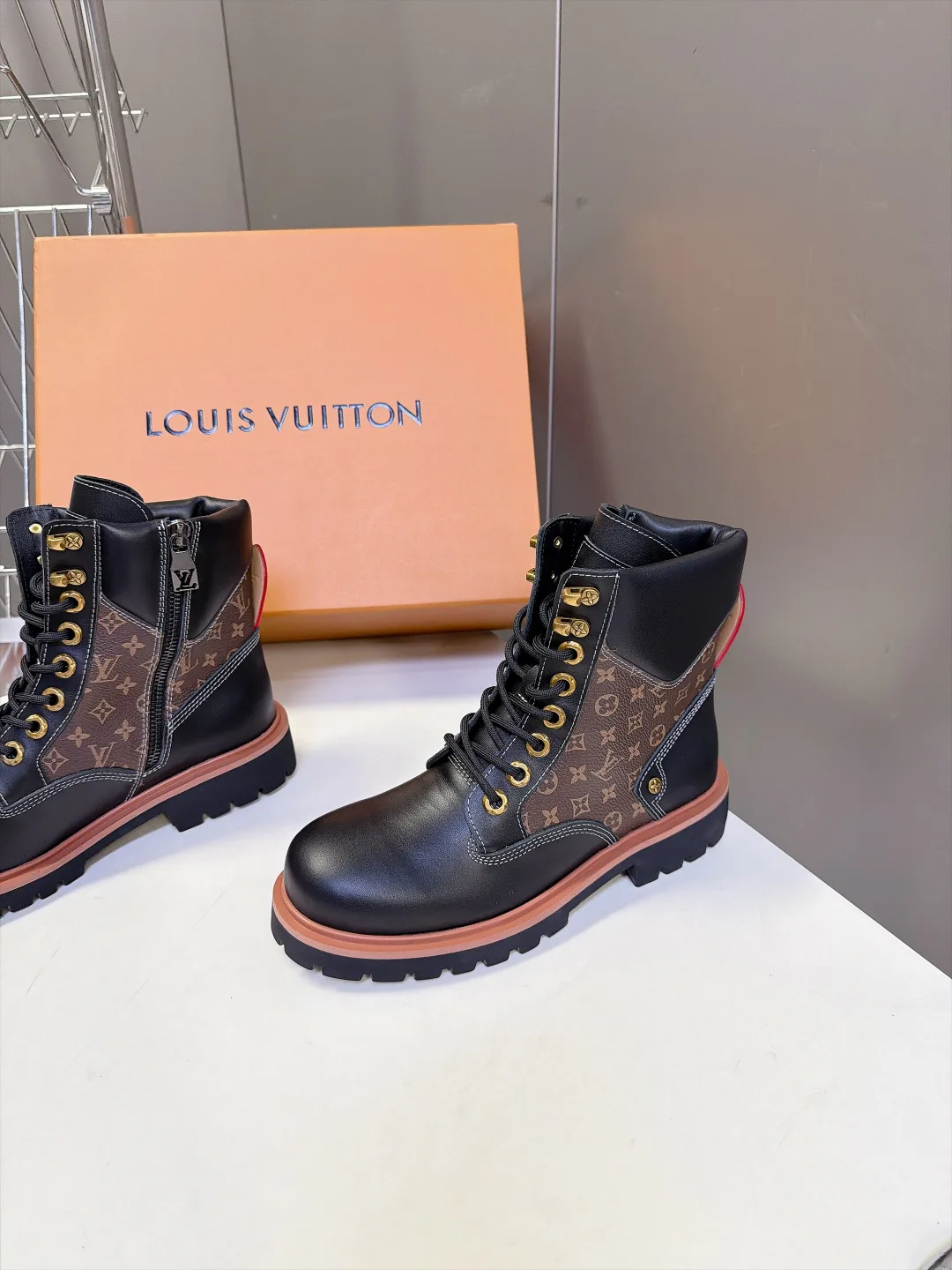 Ботинки Женские Louis Vuitton 18693127