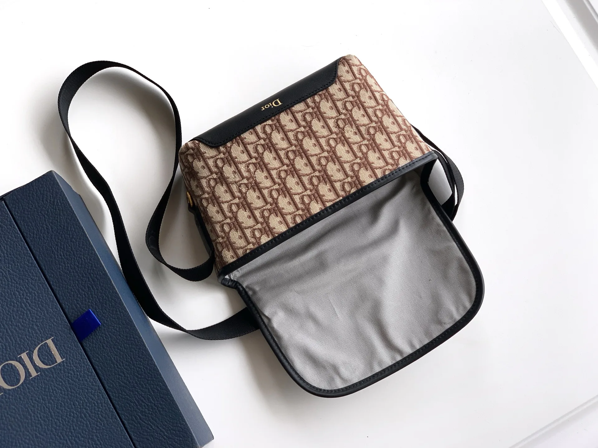 Сумки На Ремне Женские Christian Dior 12699487