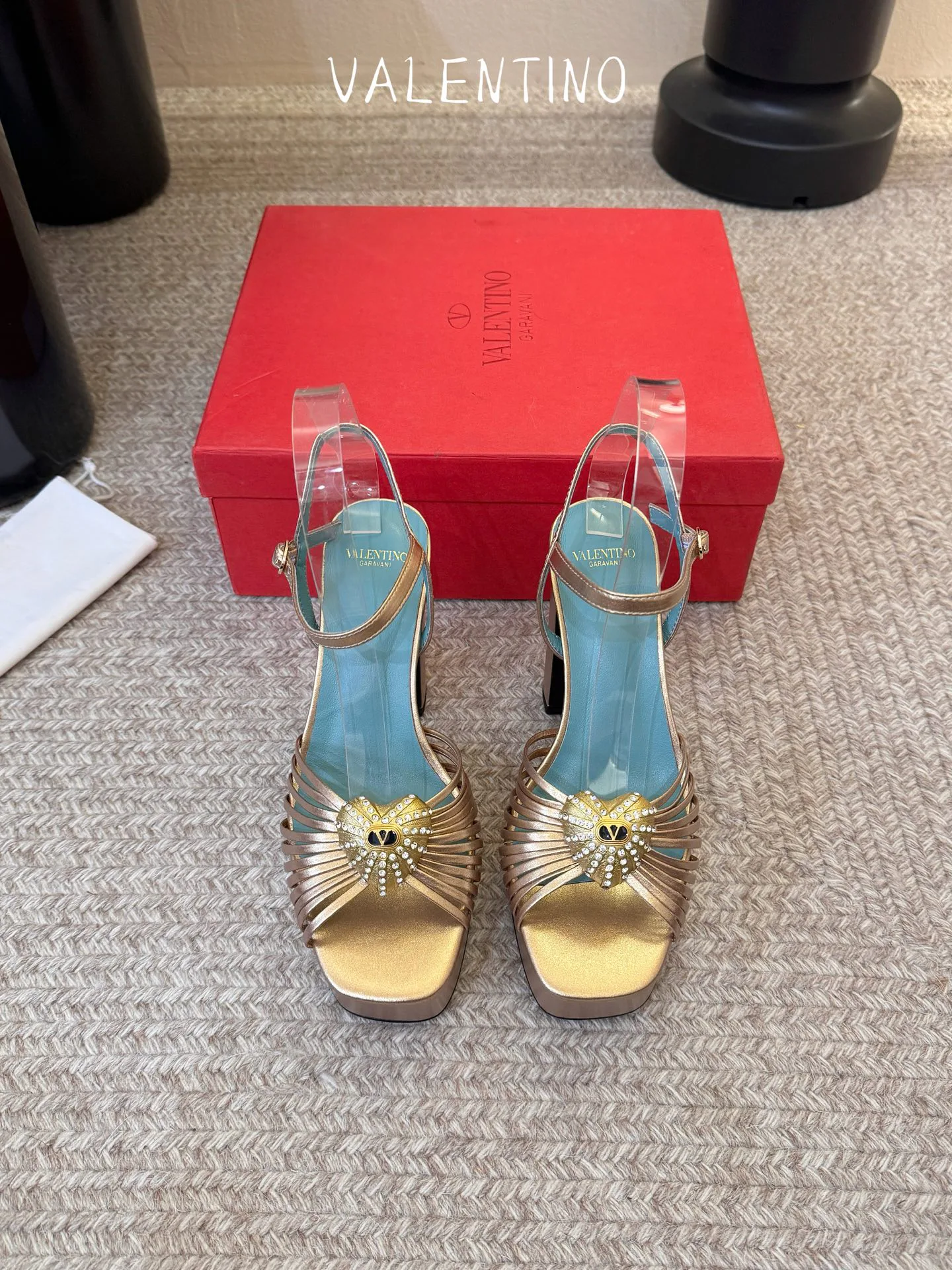 Босоножки Женские Valentino 17396953