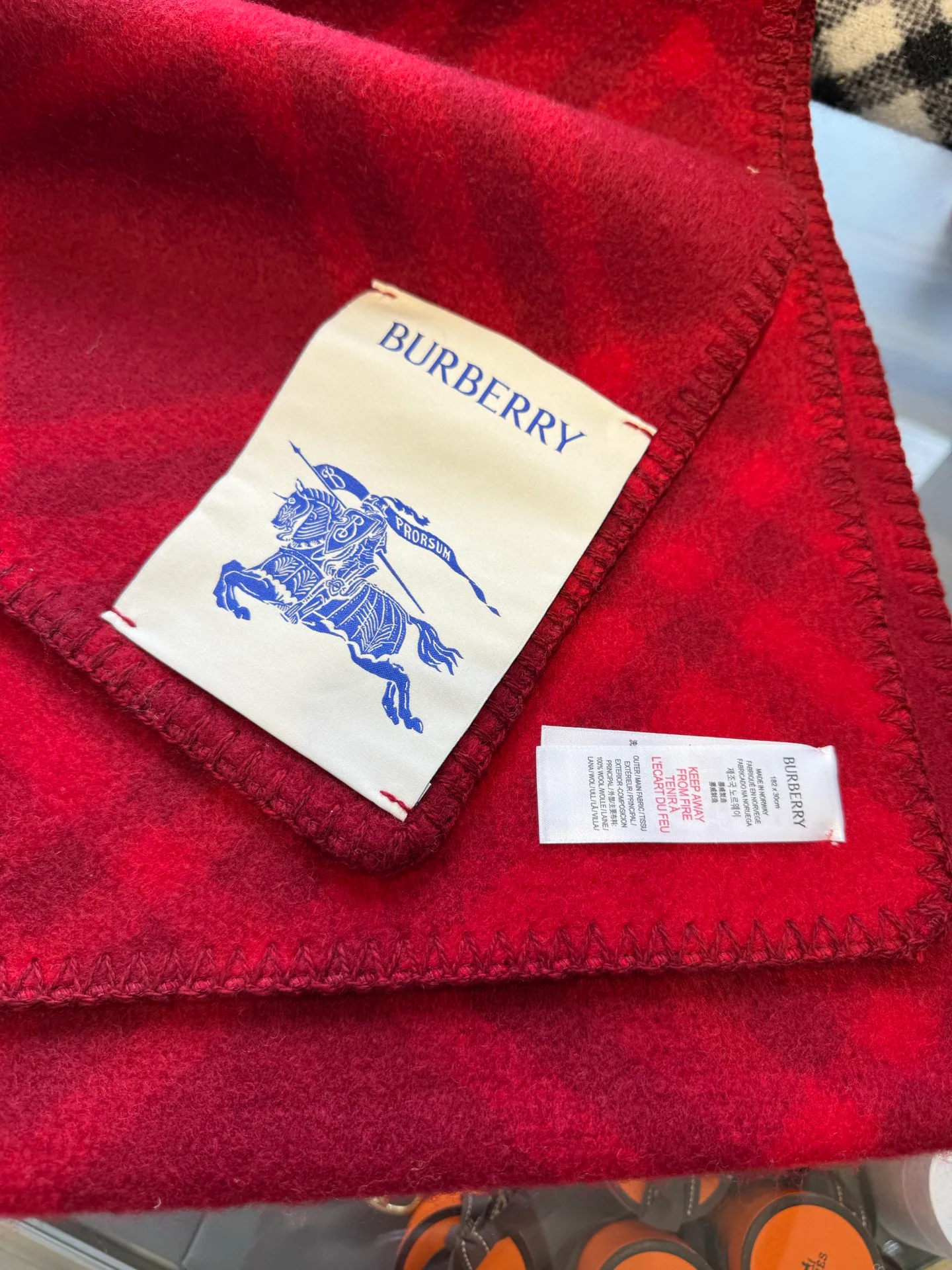 Шарфы Burberry 3874281