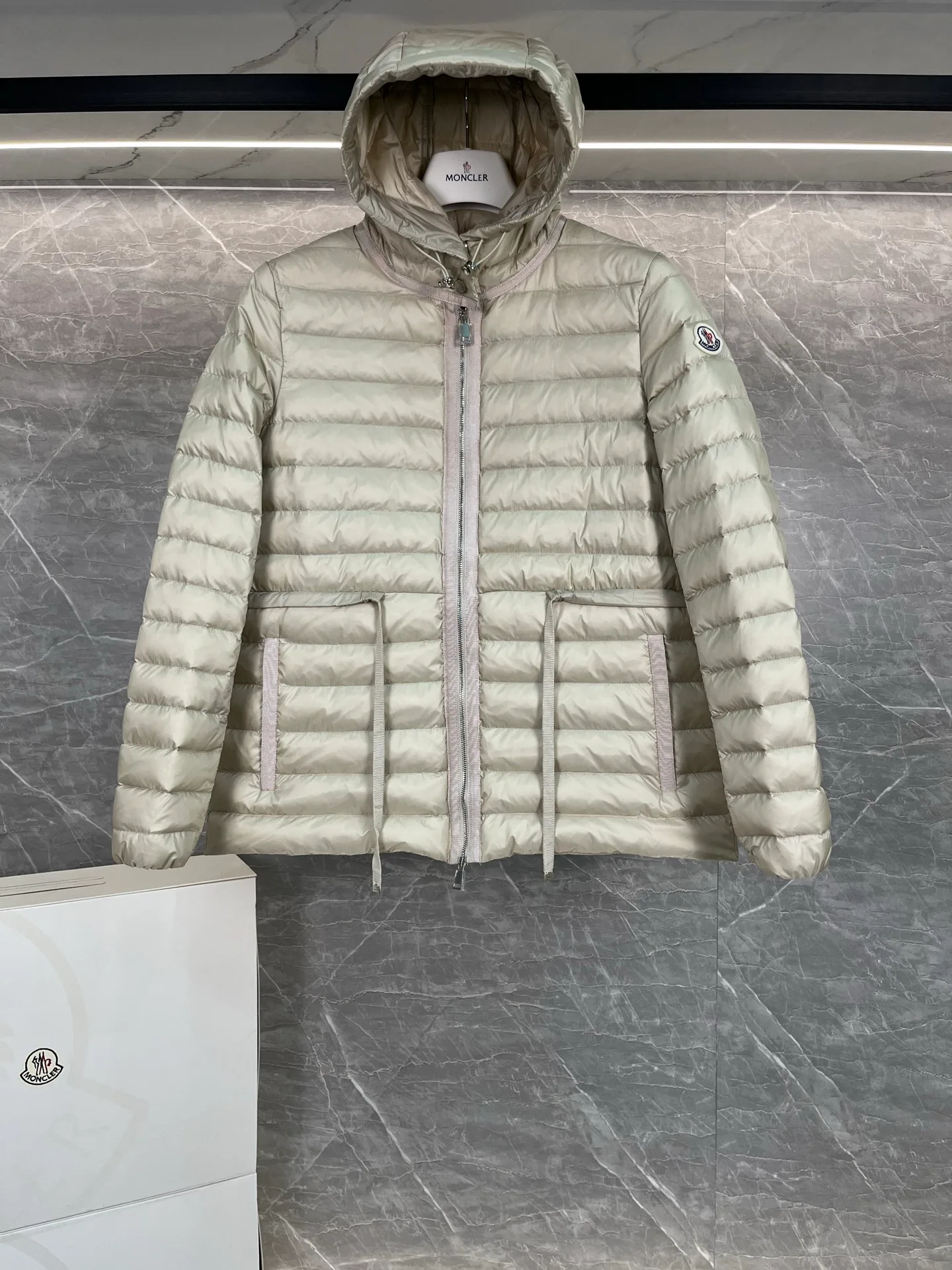 Куртки И Пуховики Женские Moncler 19256645