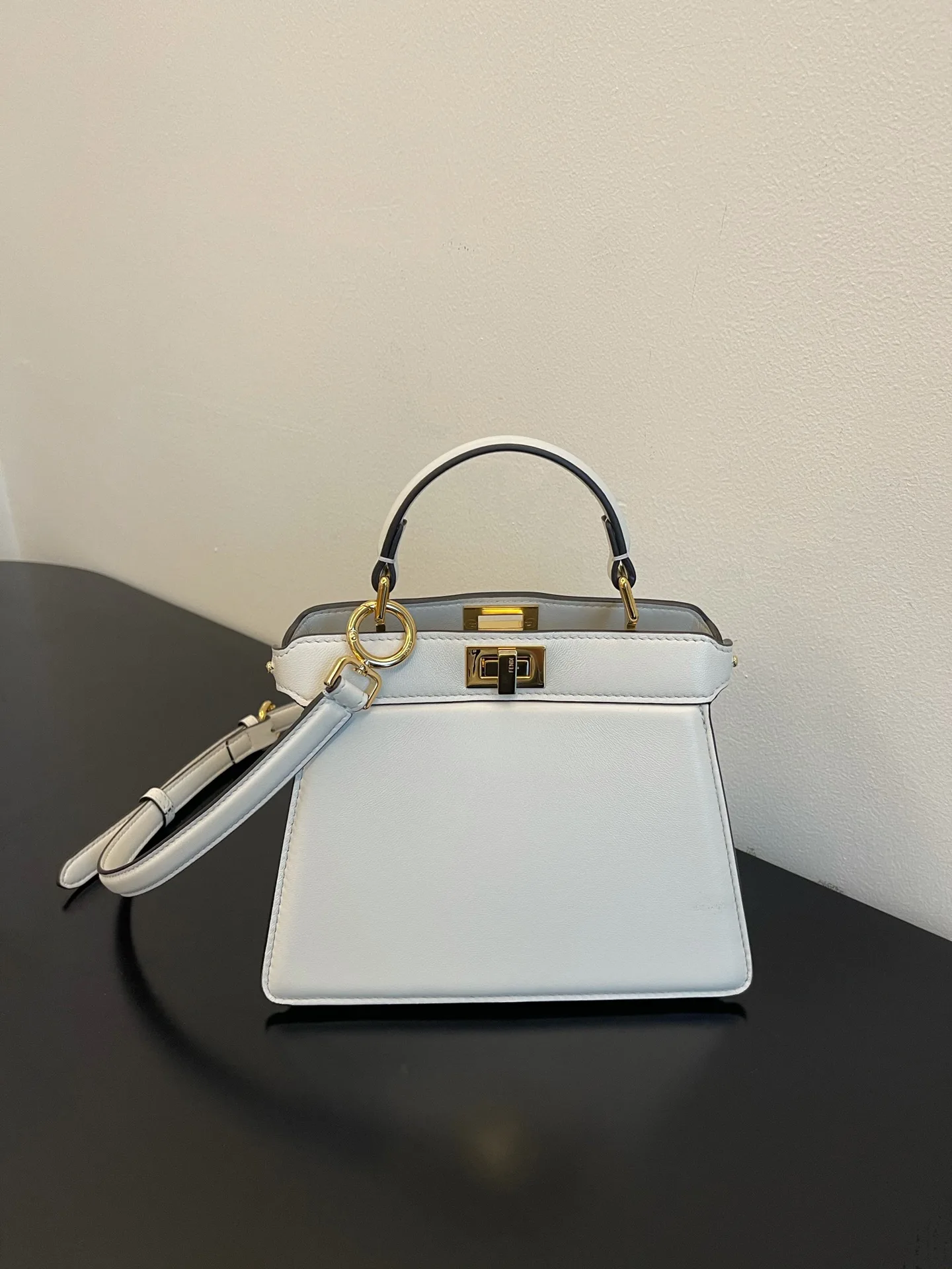 Классические Сумки Женские Fendi 13234489
