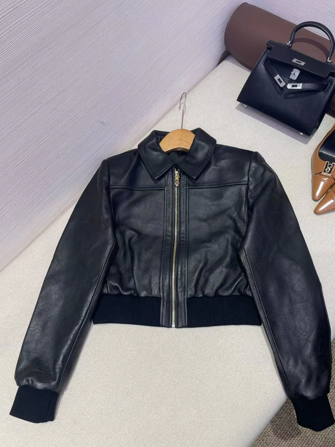 Кожаные Куртки И Дублёнки Женские Louis Vuitton 17998950
