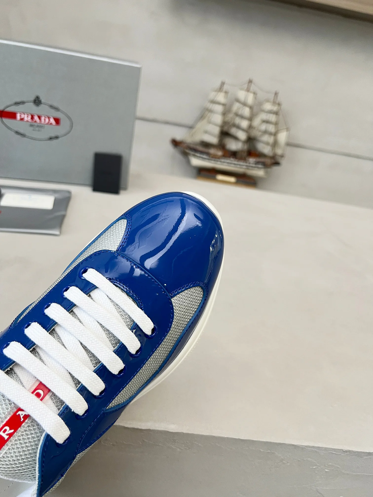 Кроссовки Женские Prada 931606