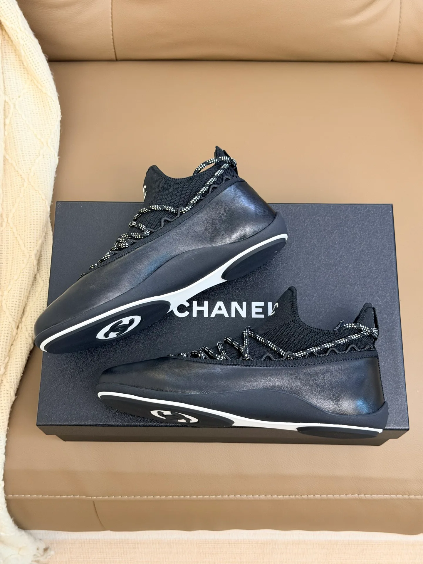 Кроссовки Женские Chanel 17510618