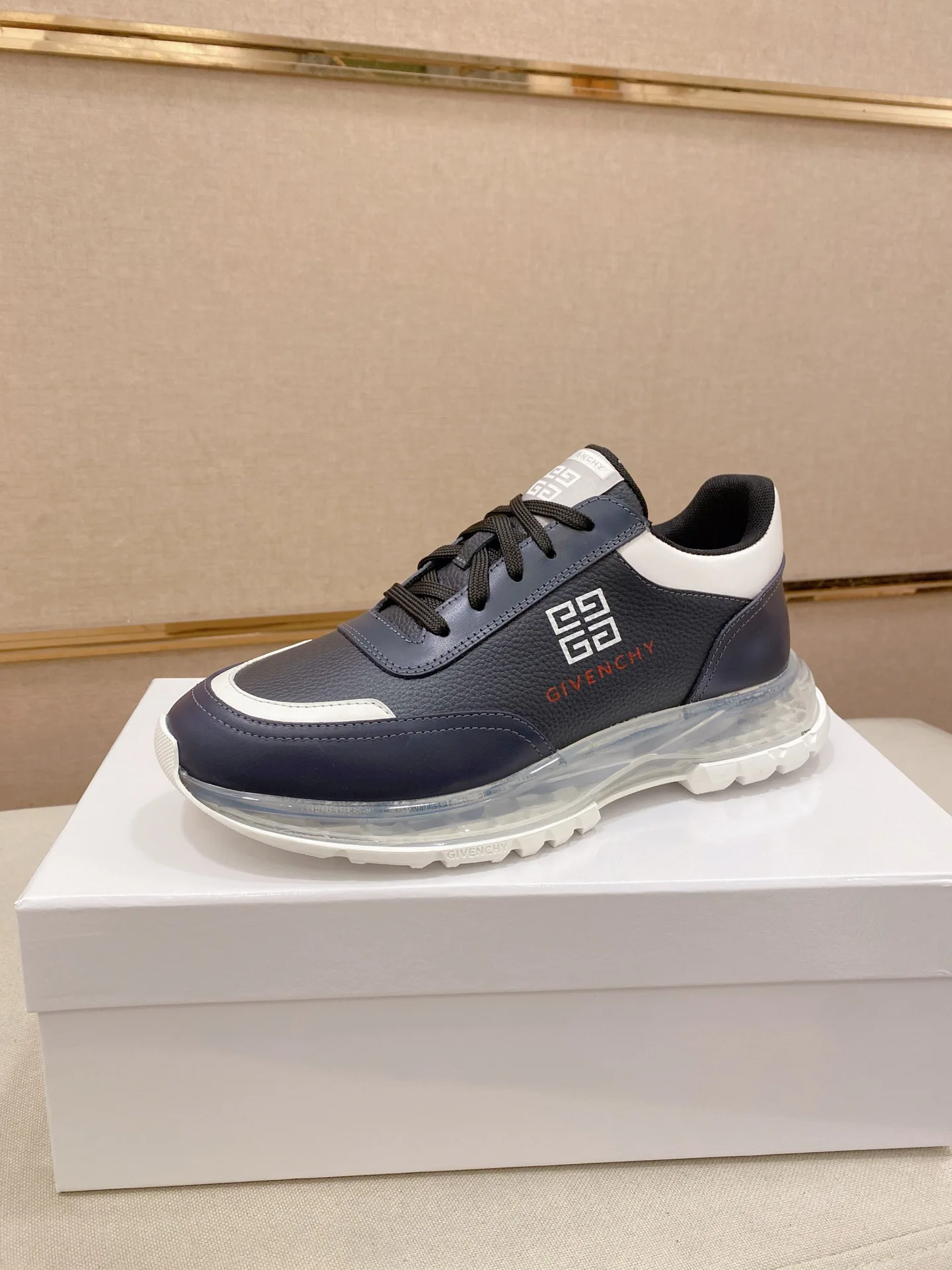 Кроссовки Женские Givenchy 122887