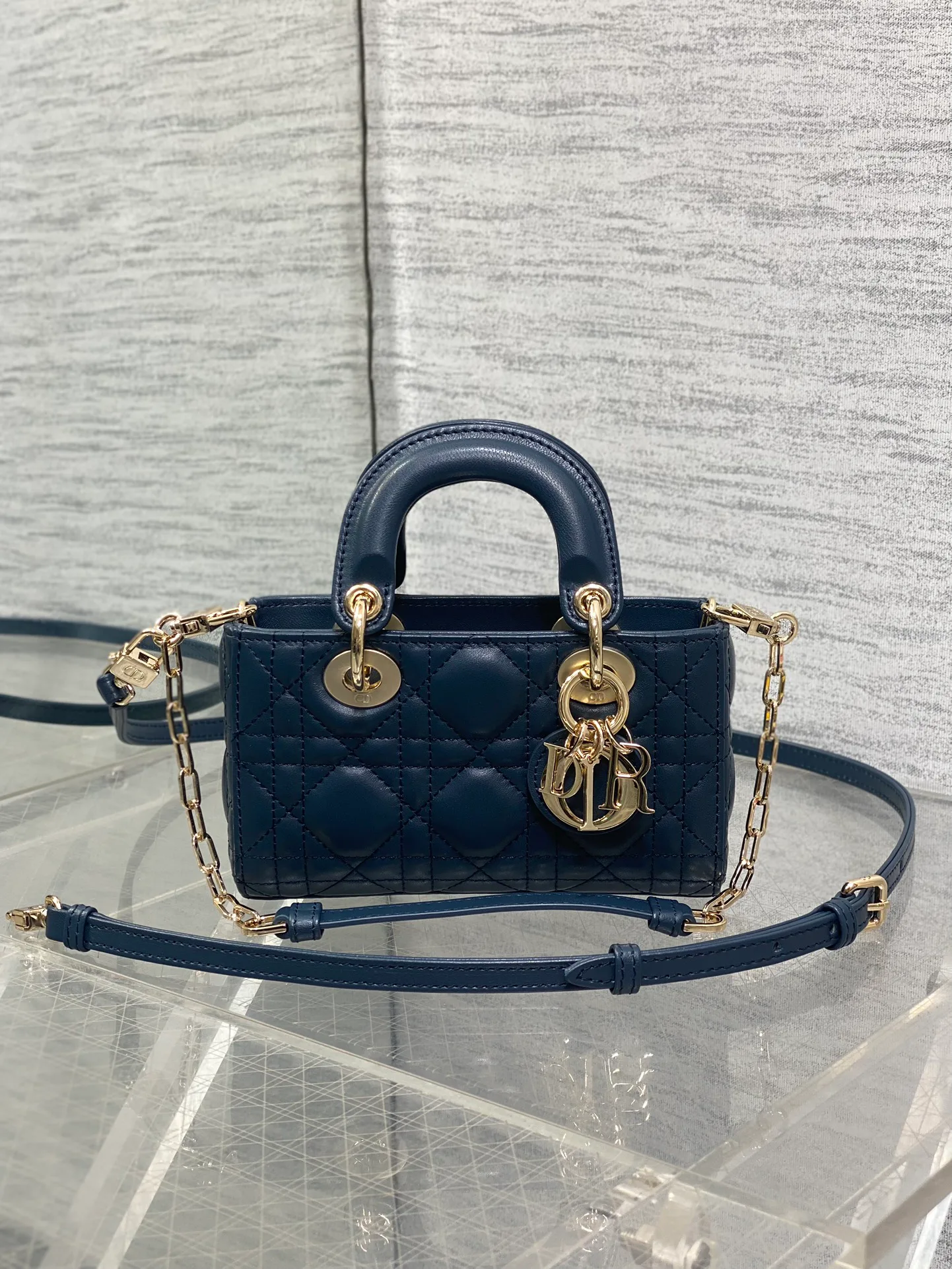 Классические Сумки Женские Christian Dior 17770365