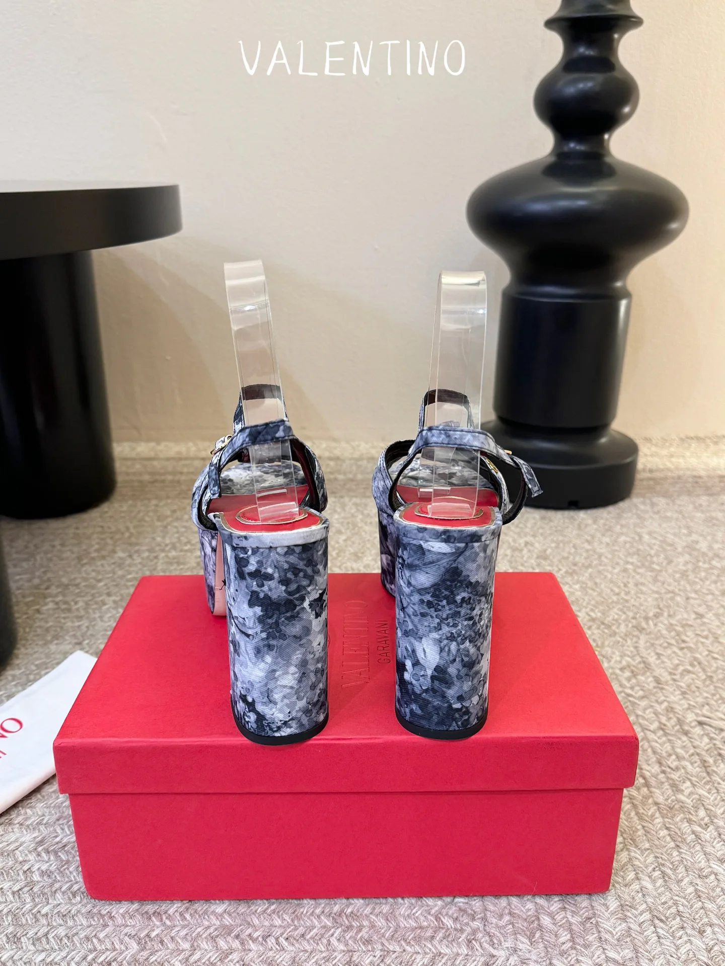 Босоножки Женские Valentino 17396961