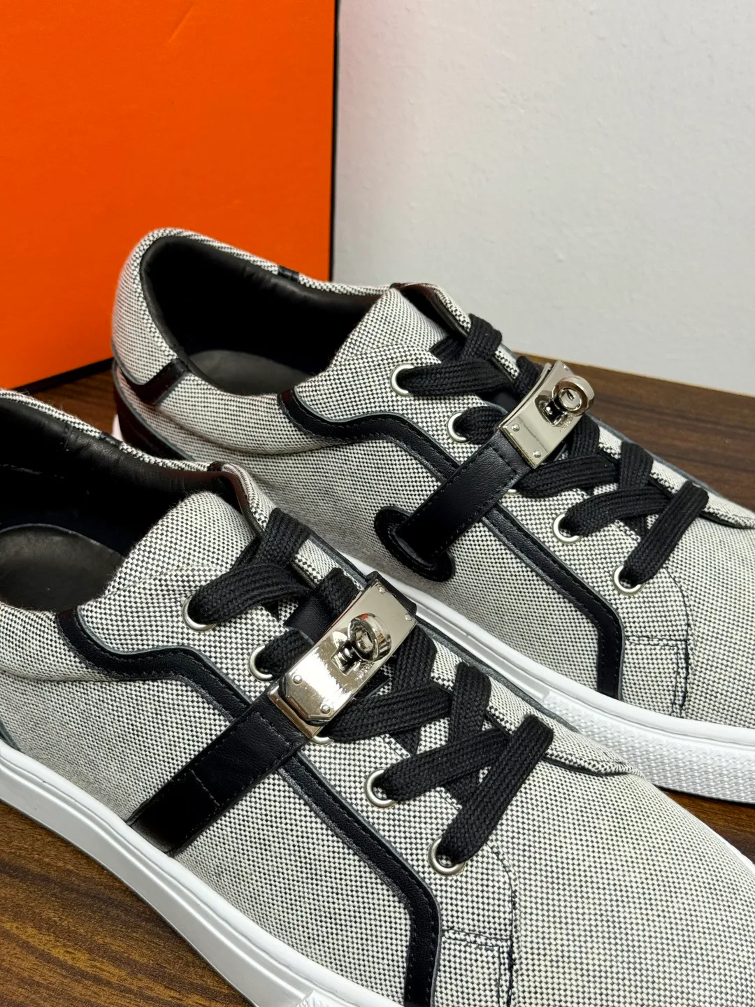 Кроссовки Мужские Hermes 19035977