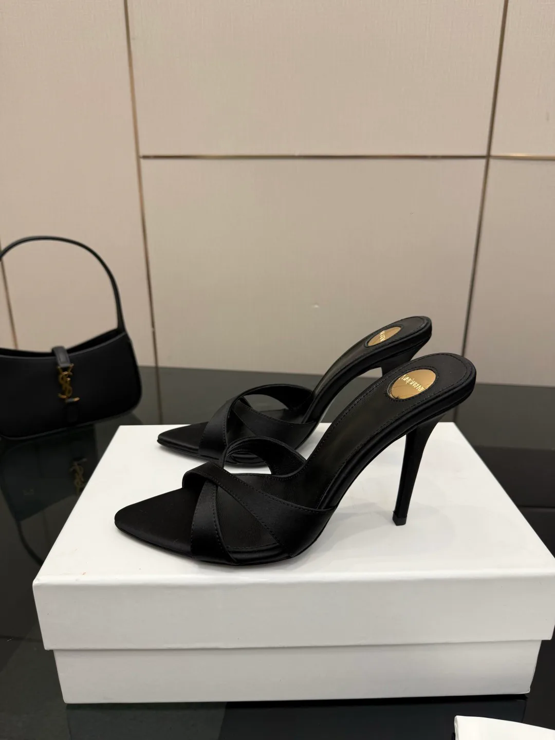 Босоножки Женские Saint Laurent 11424879
