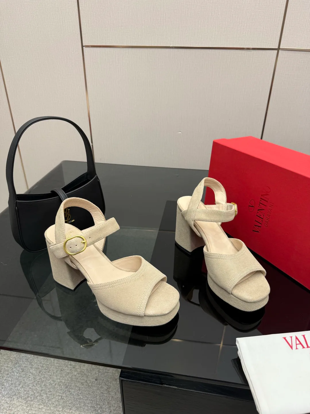 Босоножки Женские Valentino 5052044