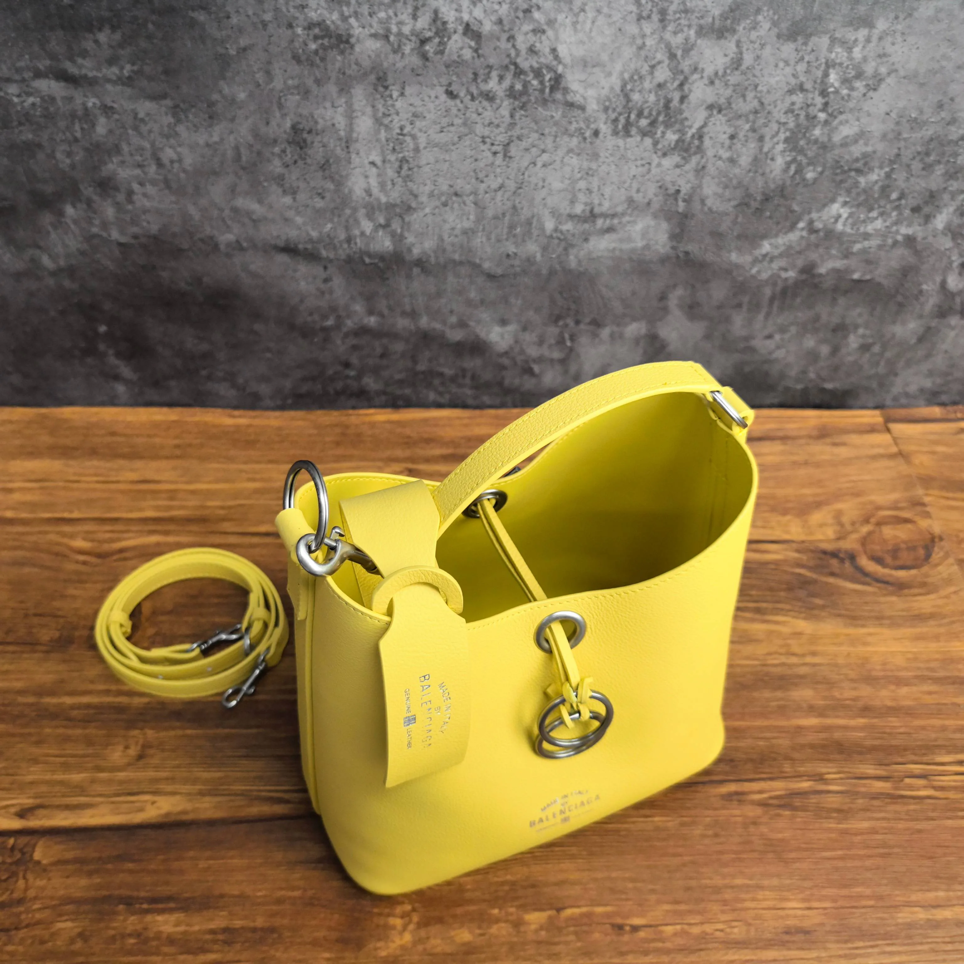 Классические Сумки Женские Balenciaga 12669069