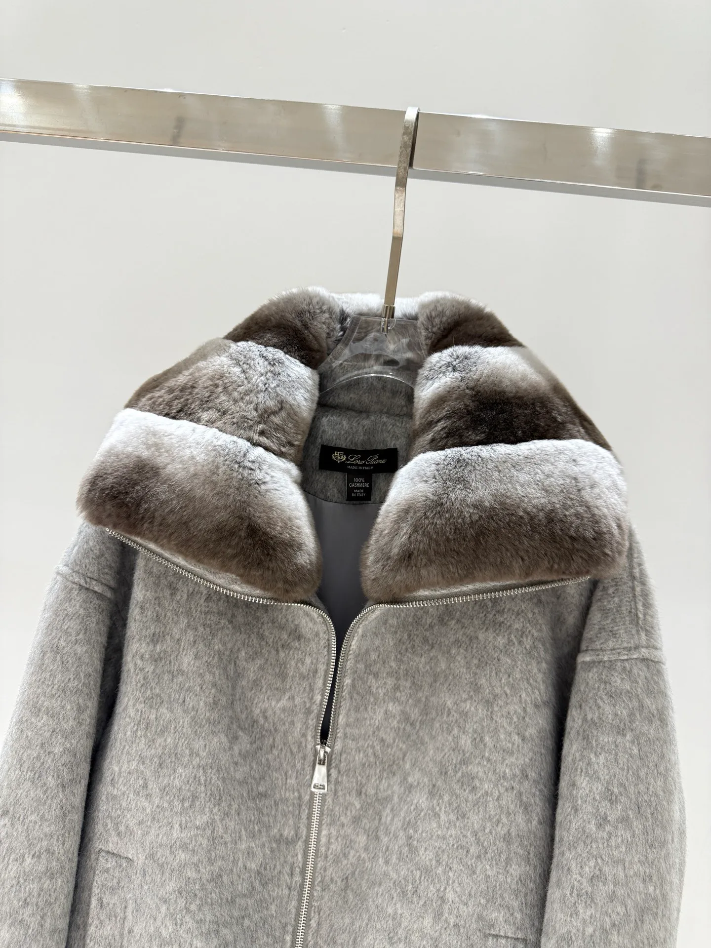 Куртки И Пуховики Женские Loro Piana 18699827