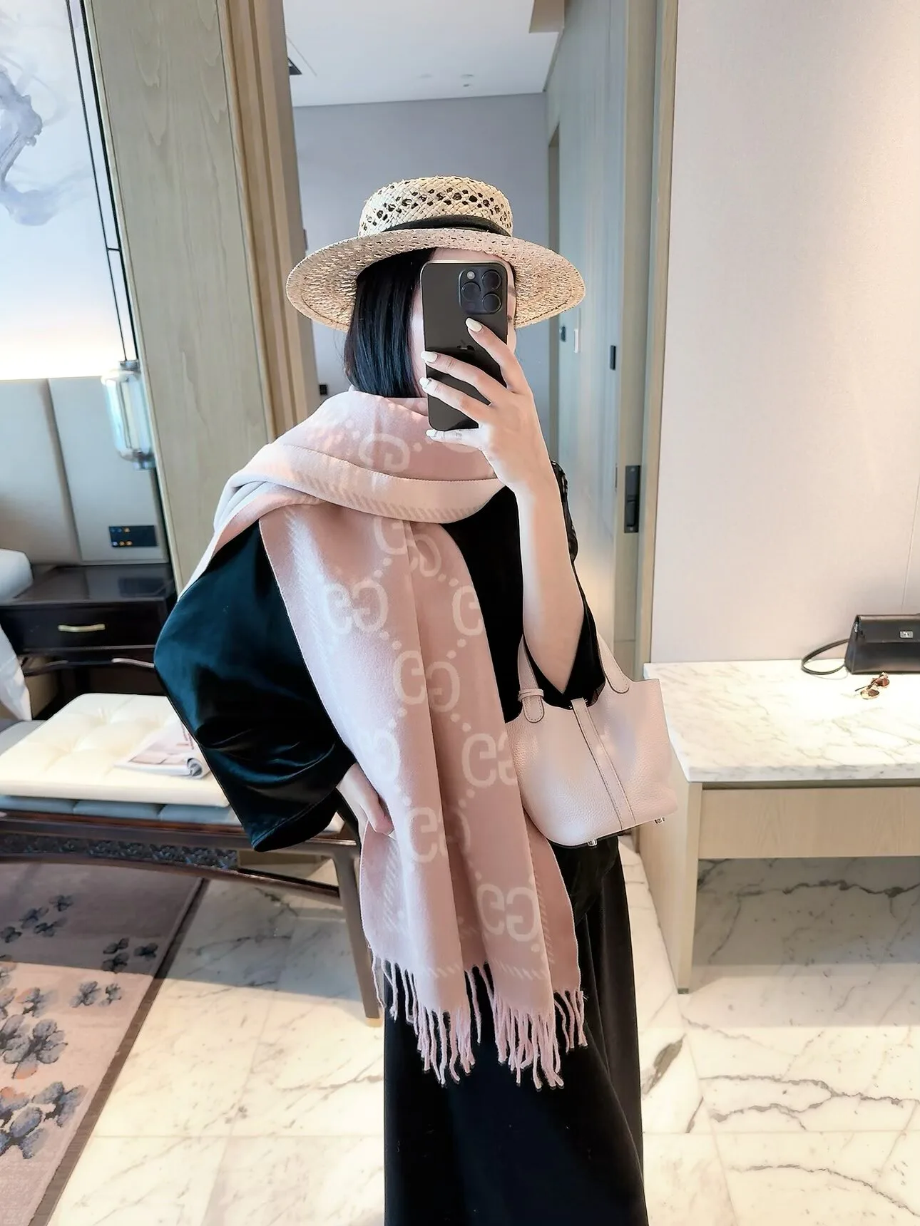 Шарфы Gucci 18322526