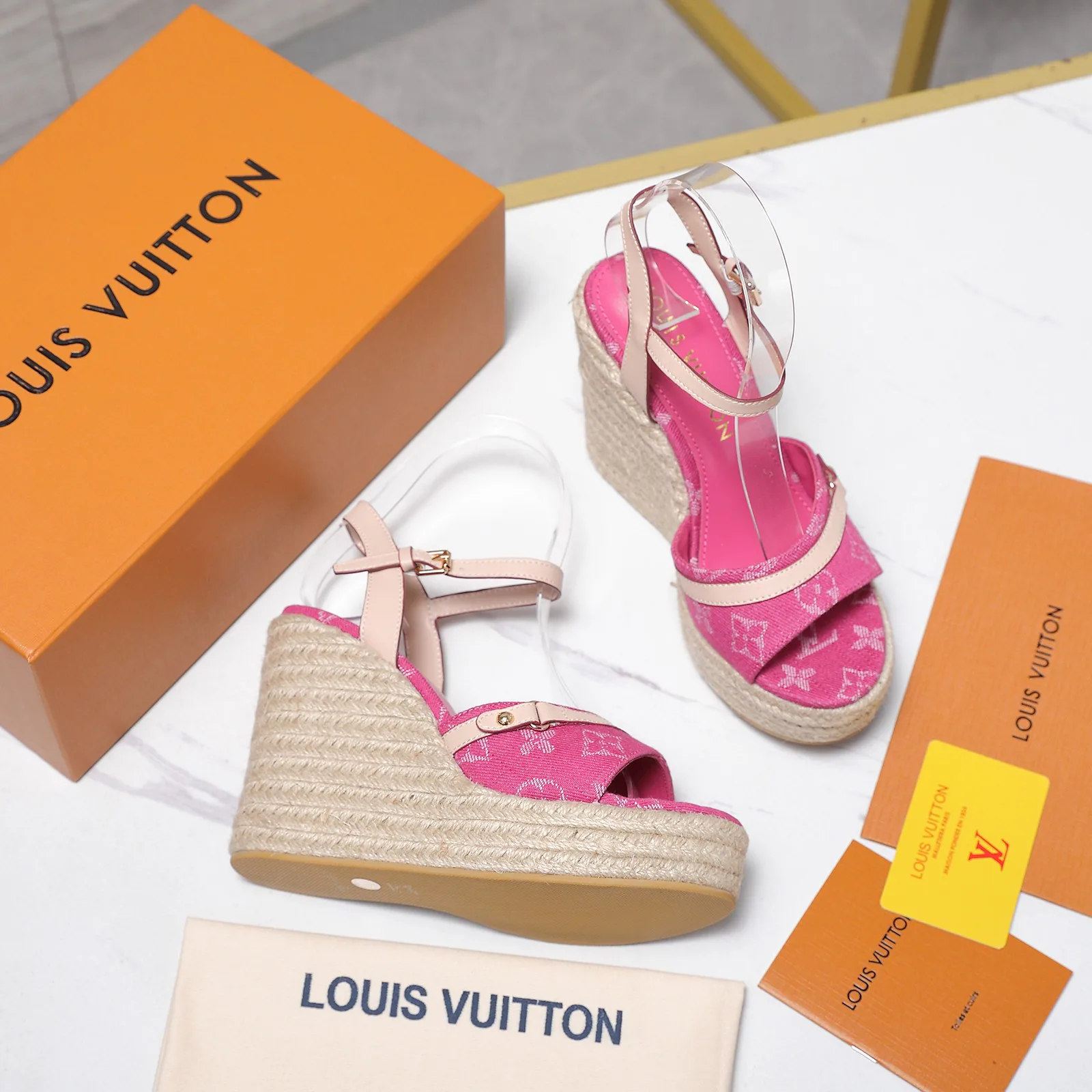 Босоножки Женские Louis Vuitton 13542435