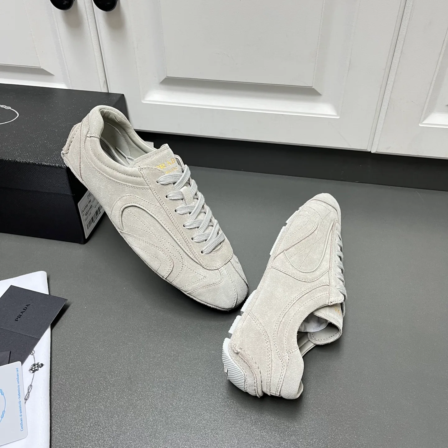 Кроссовки Мужские Prada 13403056