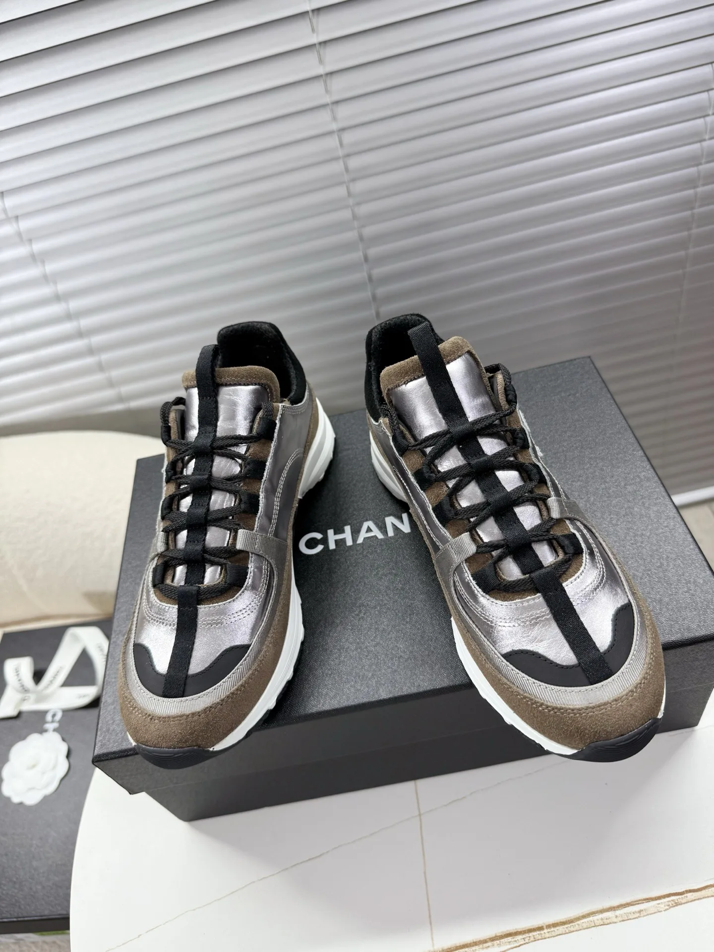 Кроссовки Женские Chanel 18792746