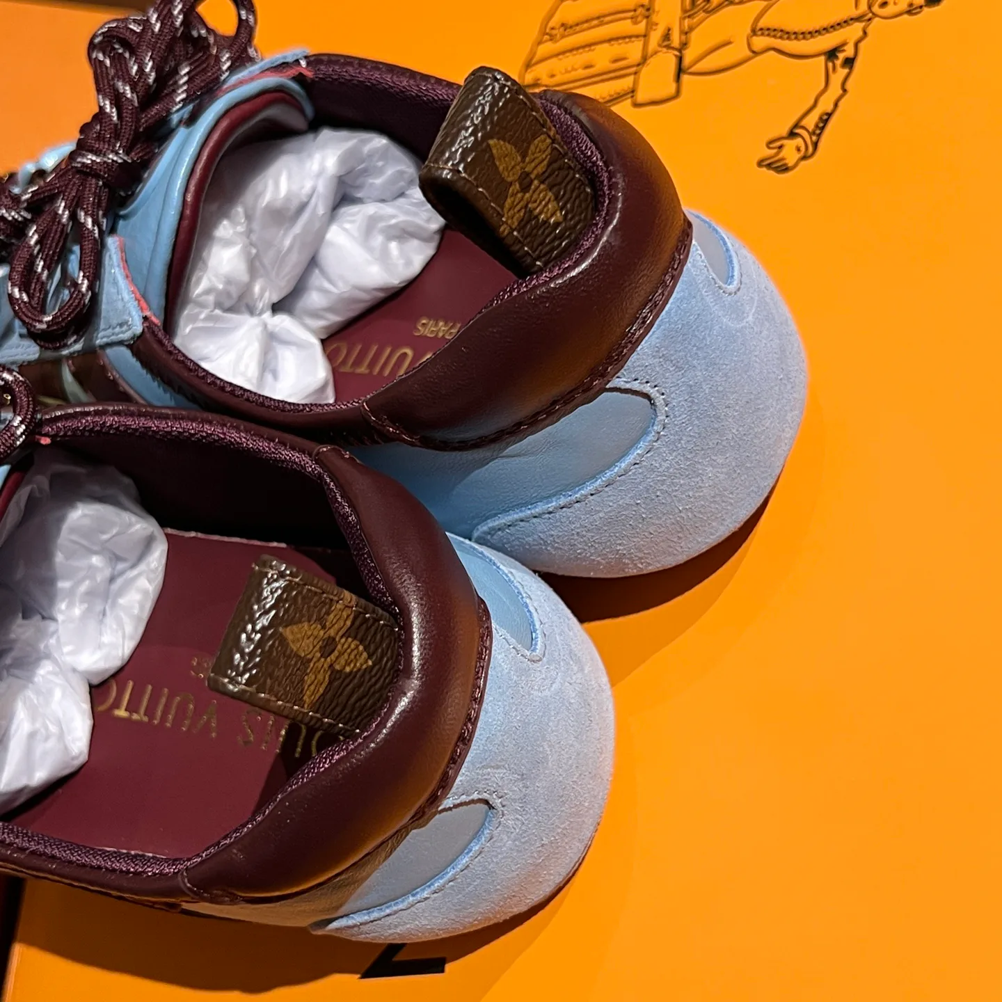 Кроссовки Женские Louis Vuitton 18194163