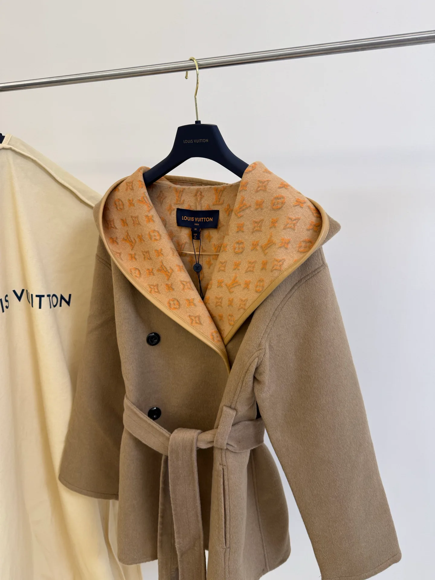 Пальто Женские Louis Vuitton 18601490