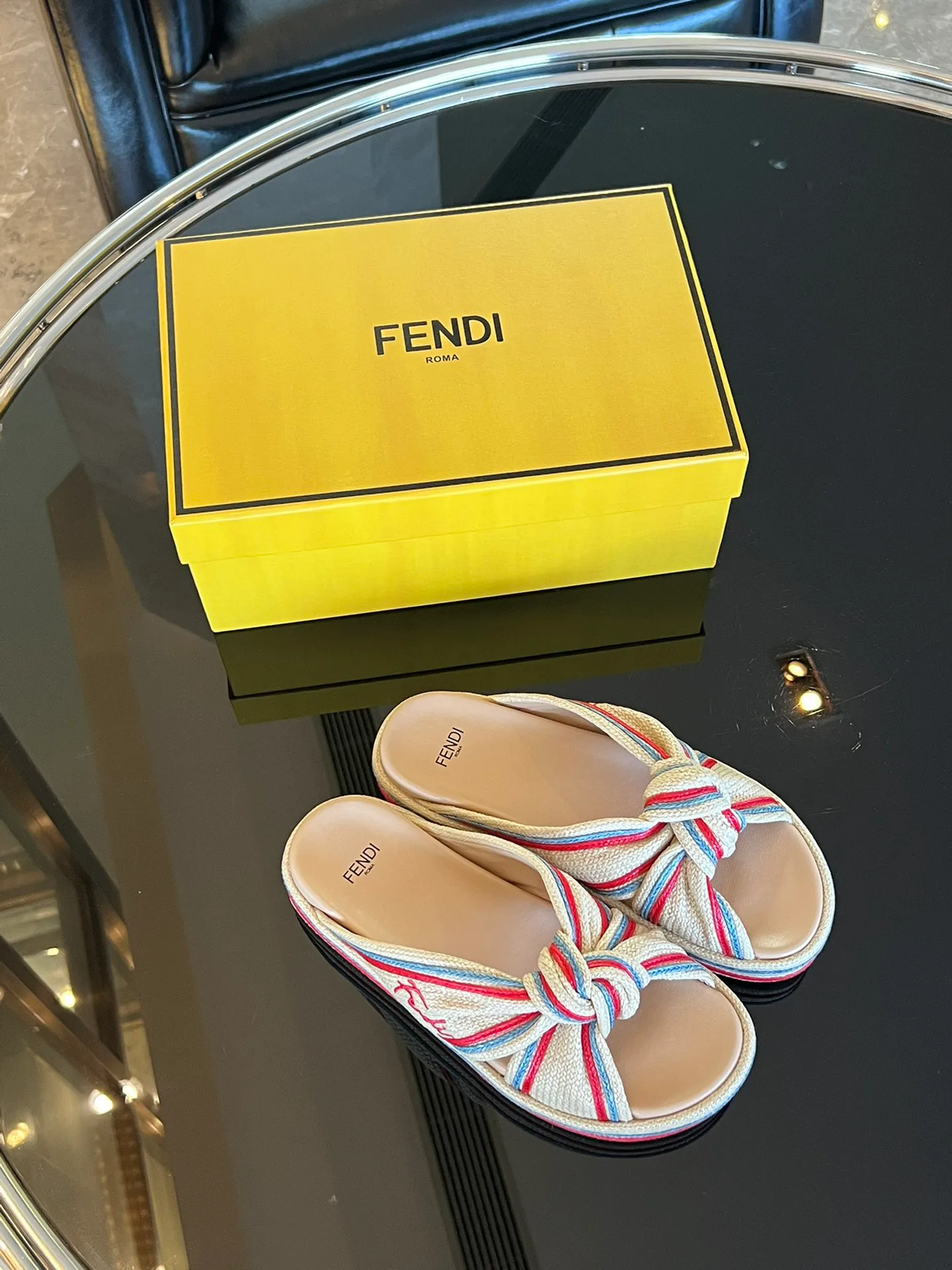 Шлепанцы Женские Fendi 22515